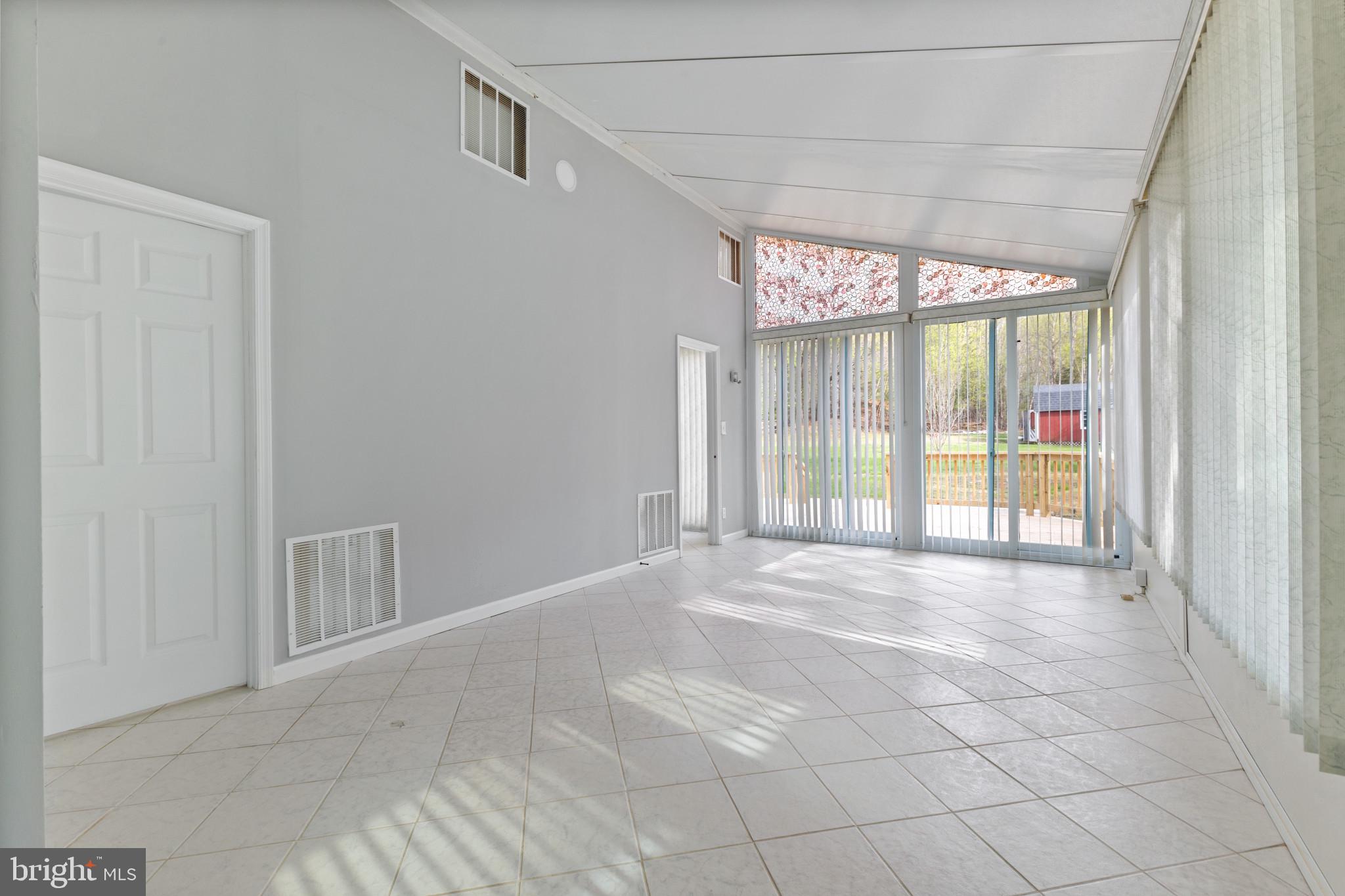 EDGE HILL - Residential