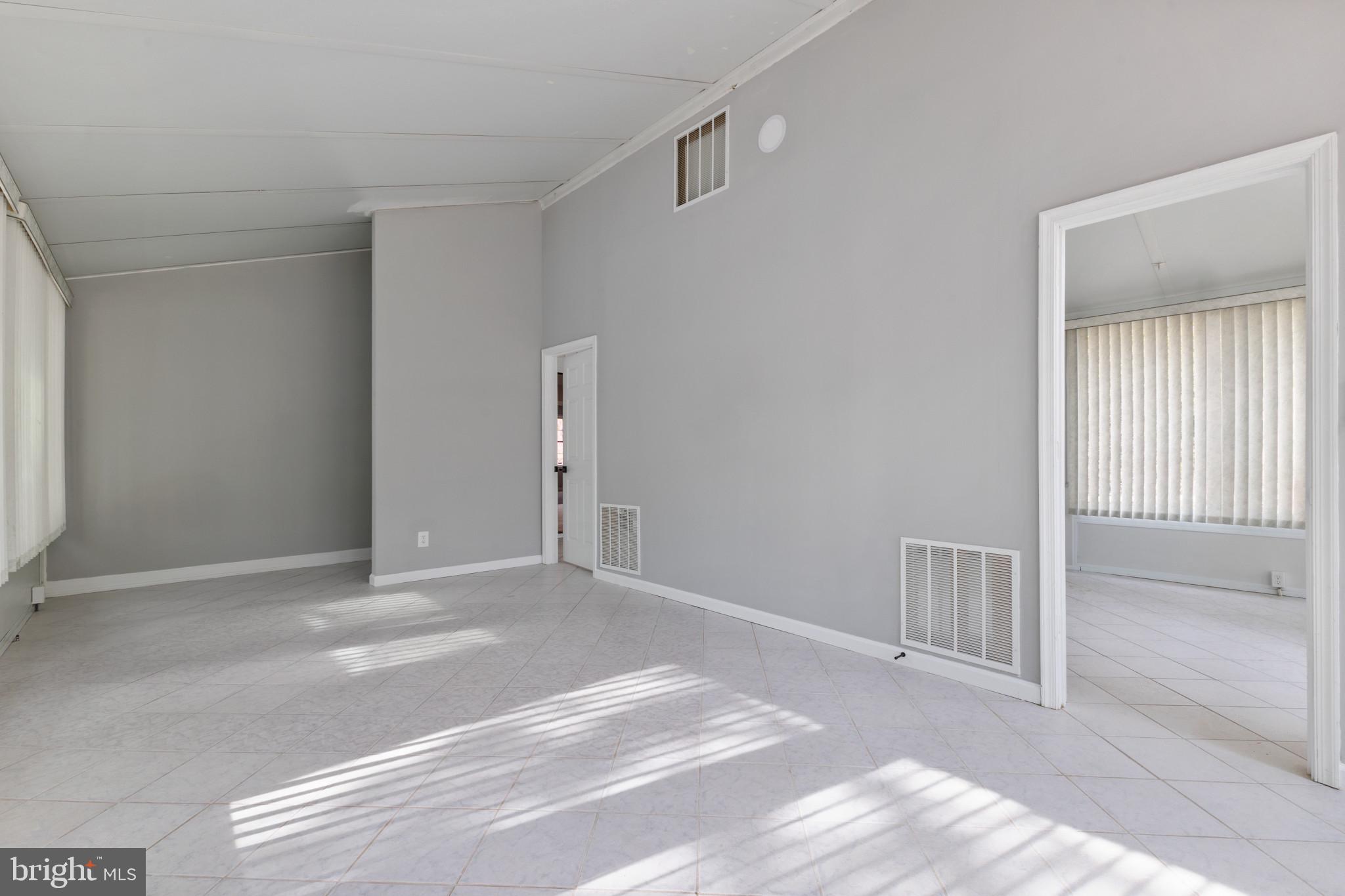 EDGE HILL - Residential