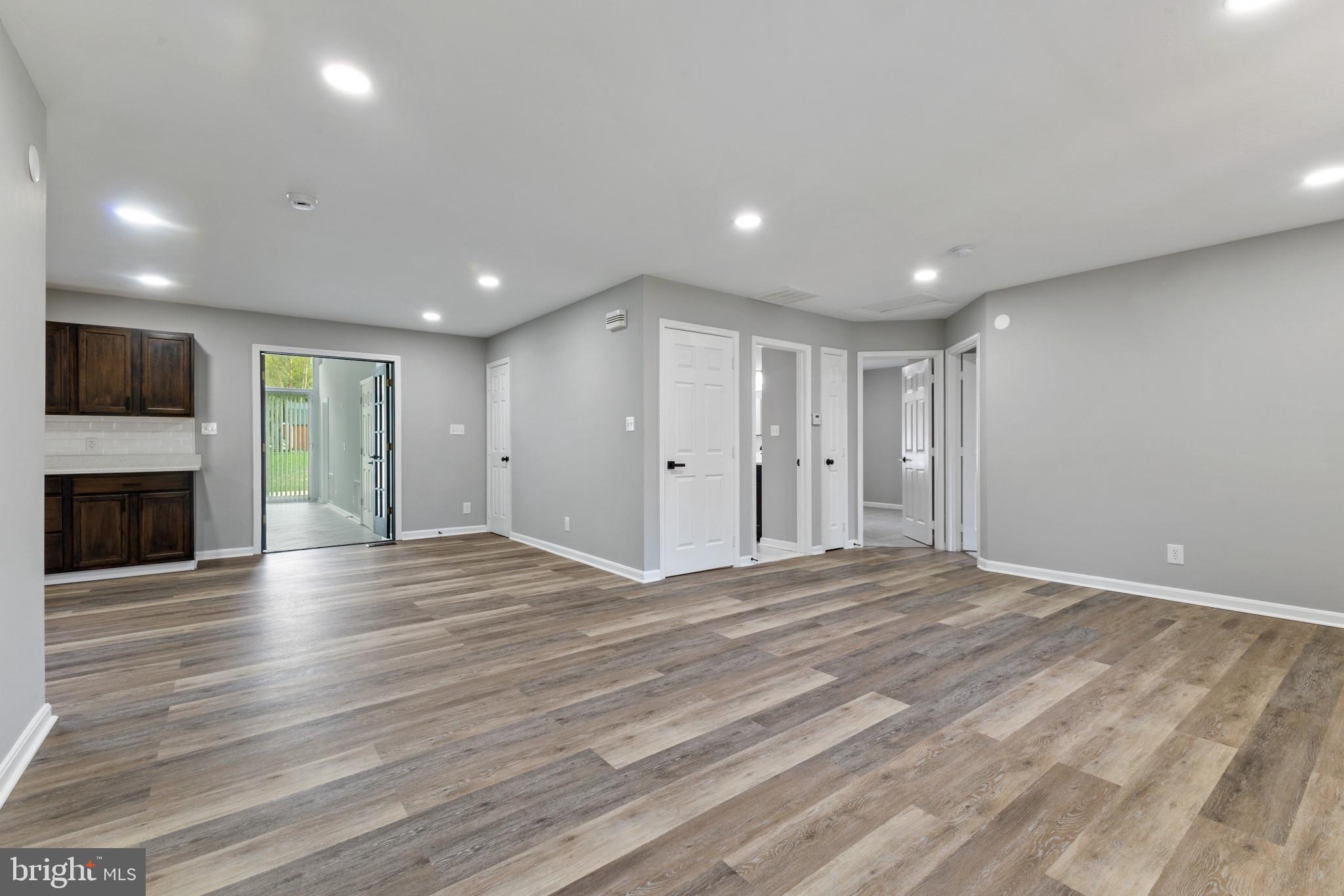 EDGE HILL - Residential