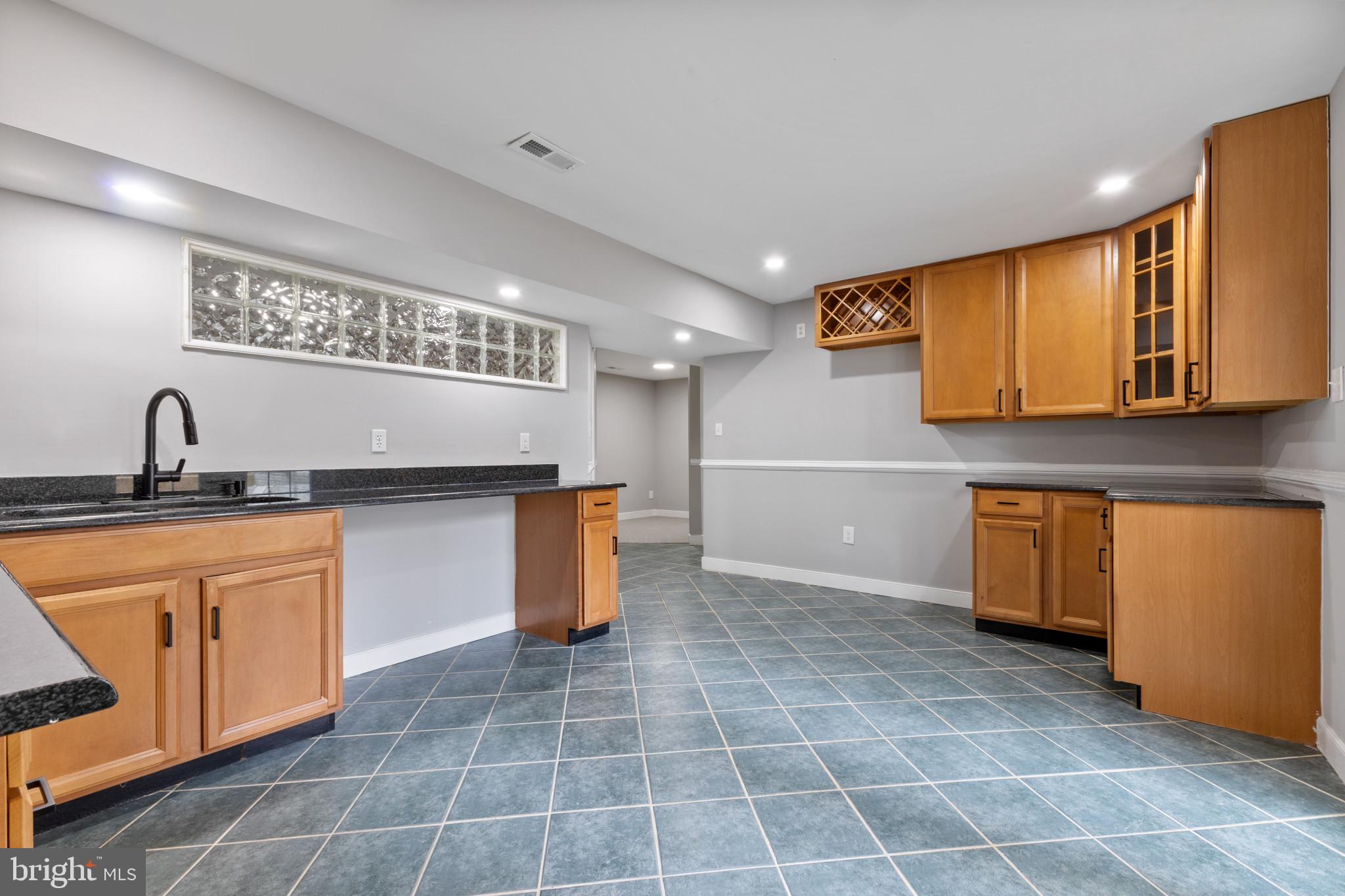 EDGE HILL - Residential