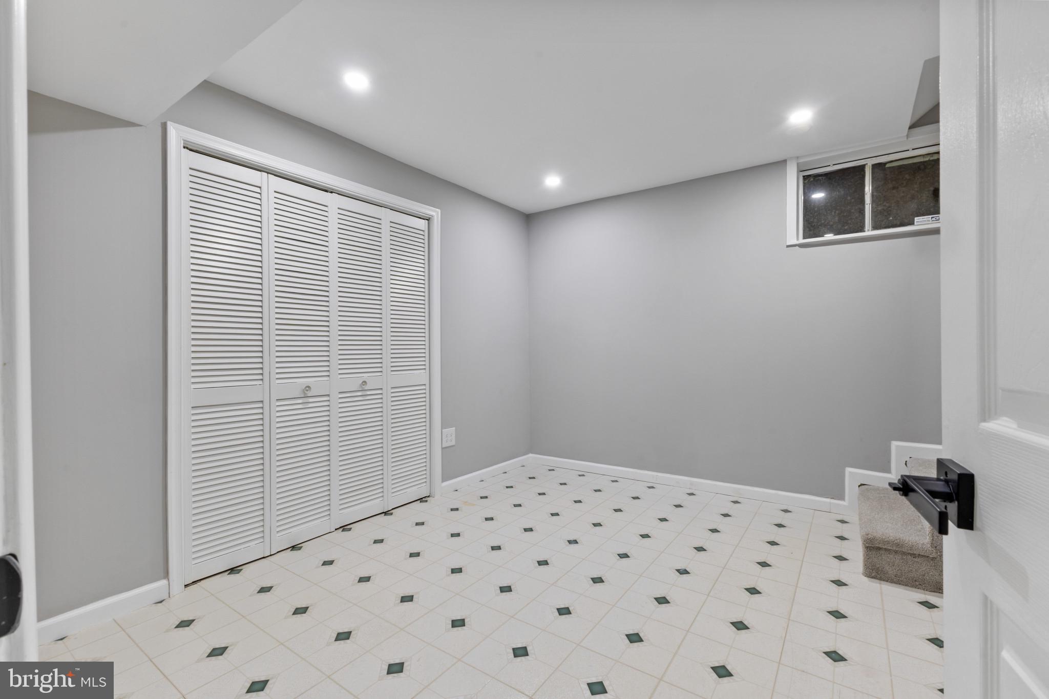 EDGE HILL - Residential