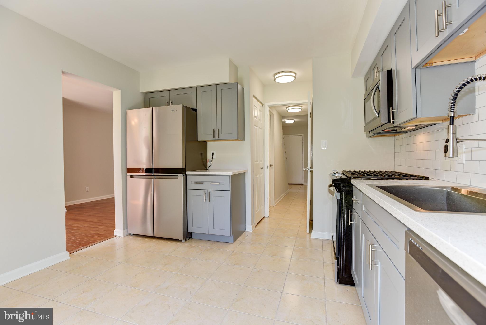 VILLAGE OF WILDE LAKE - Residential