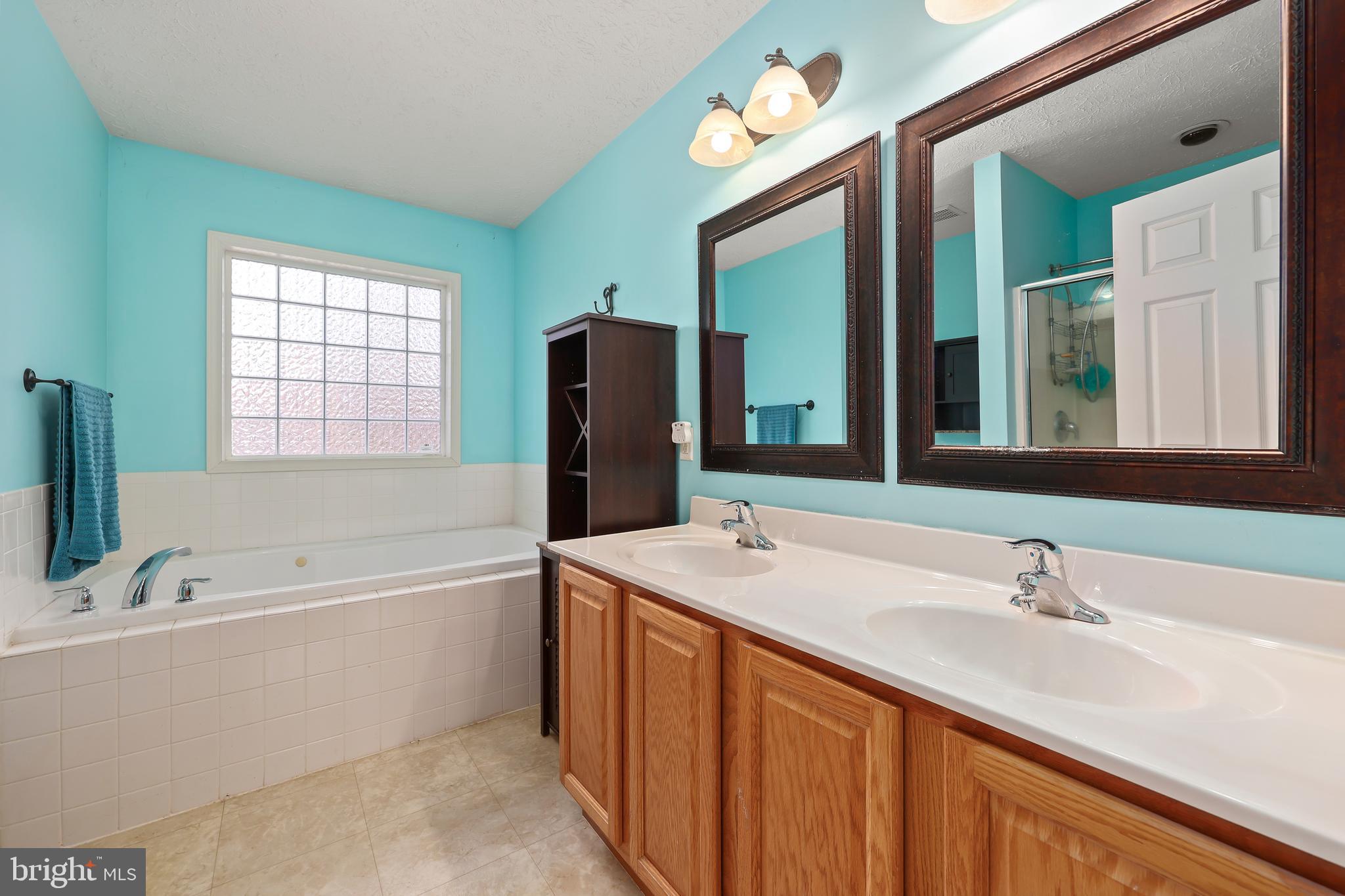 LAKE WILDERNESS - Residential