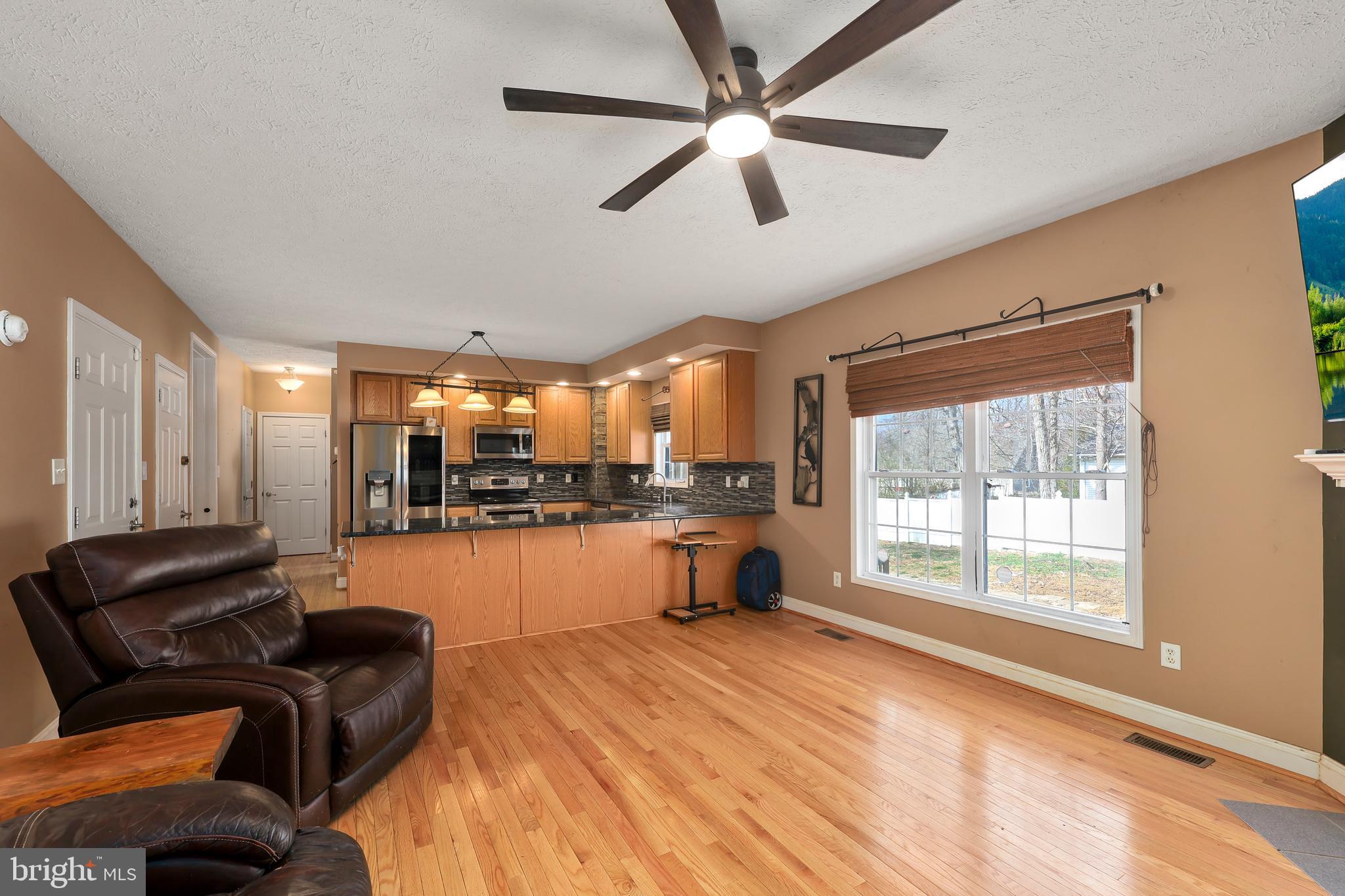 LAKE WILDERNESS - Residential