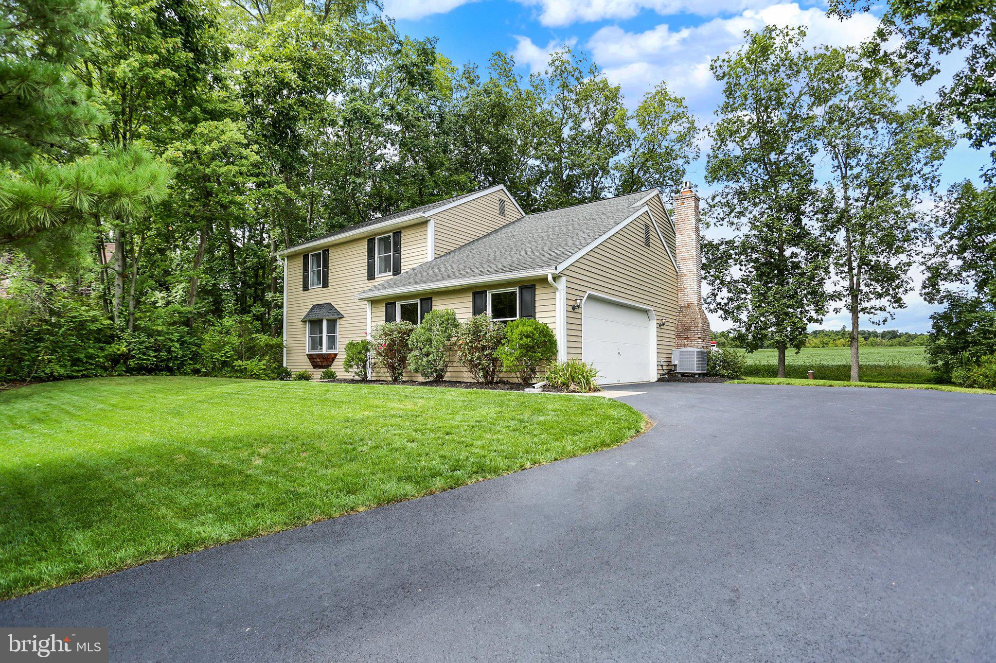 805 LEEDS COURT