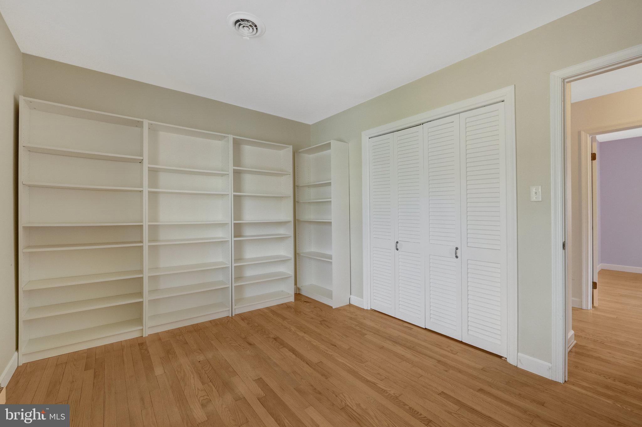 VALE SPRING WOODS - Residential