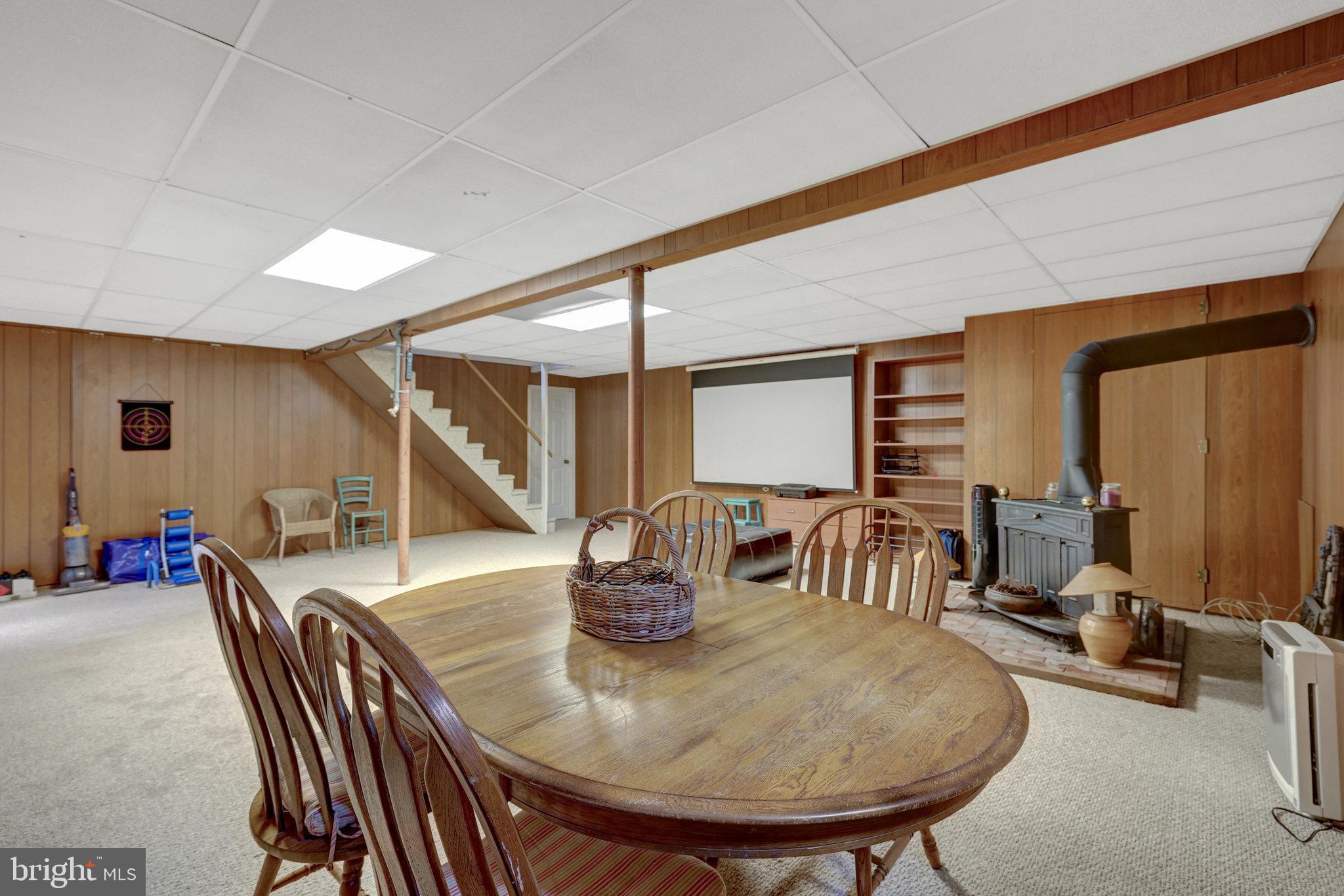 VALE SPRING WOODS - Residential