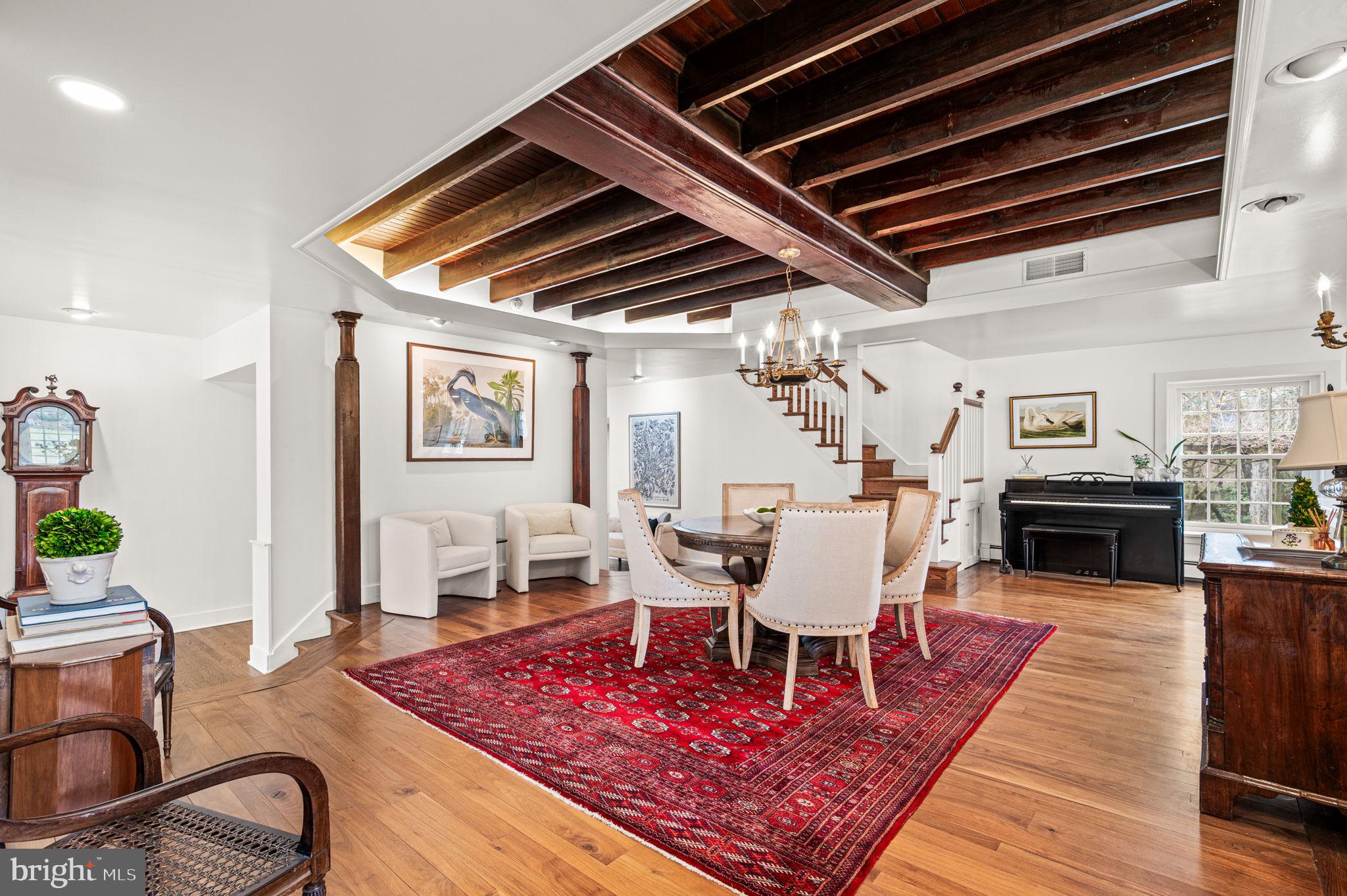 CHESTNUT HILL - Residential