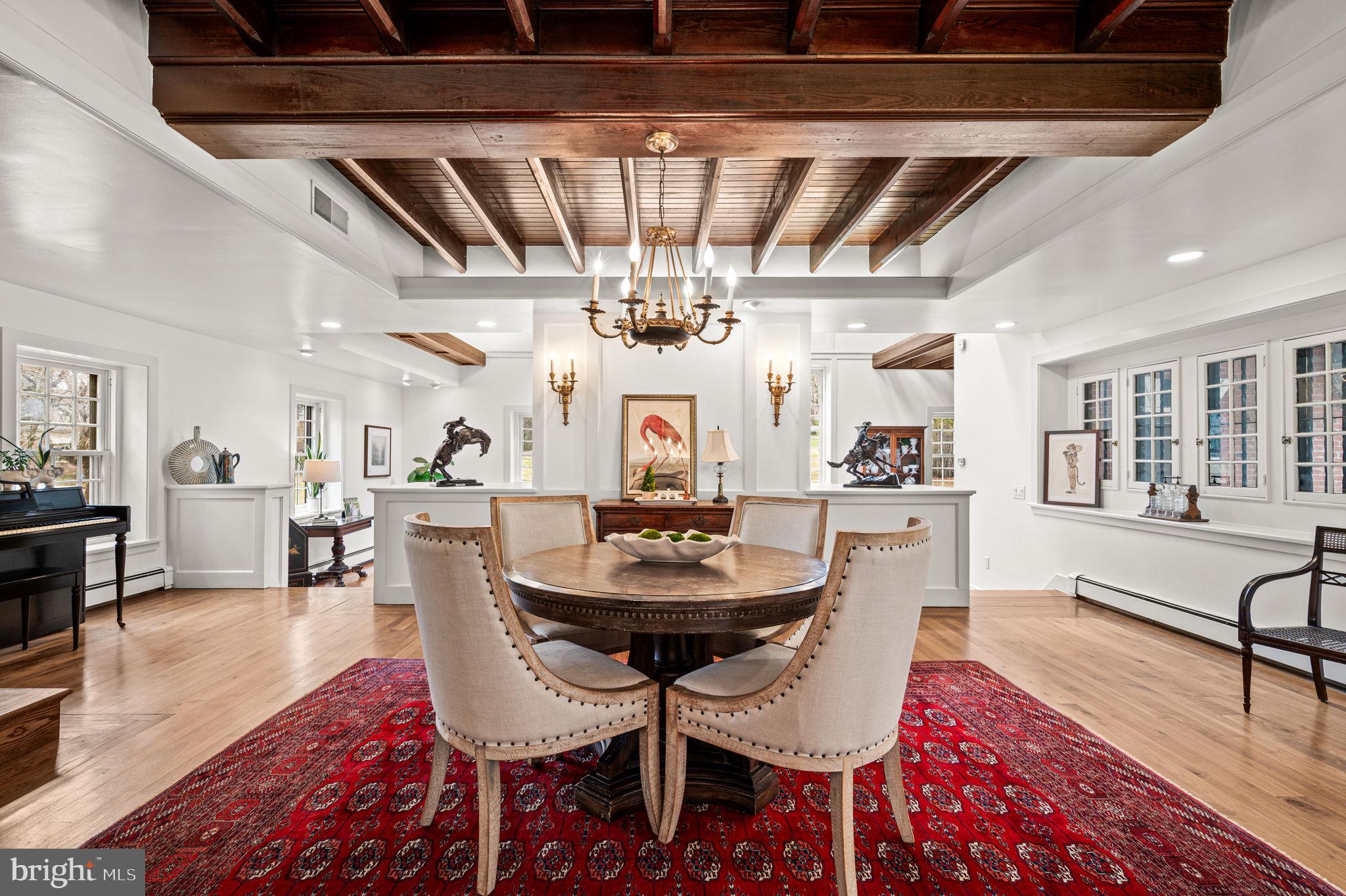 CHESTNUT HILL - Residential