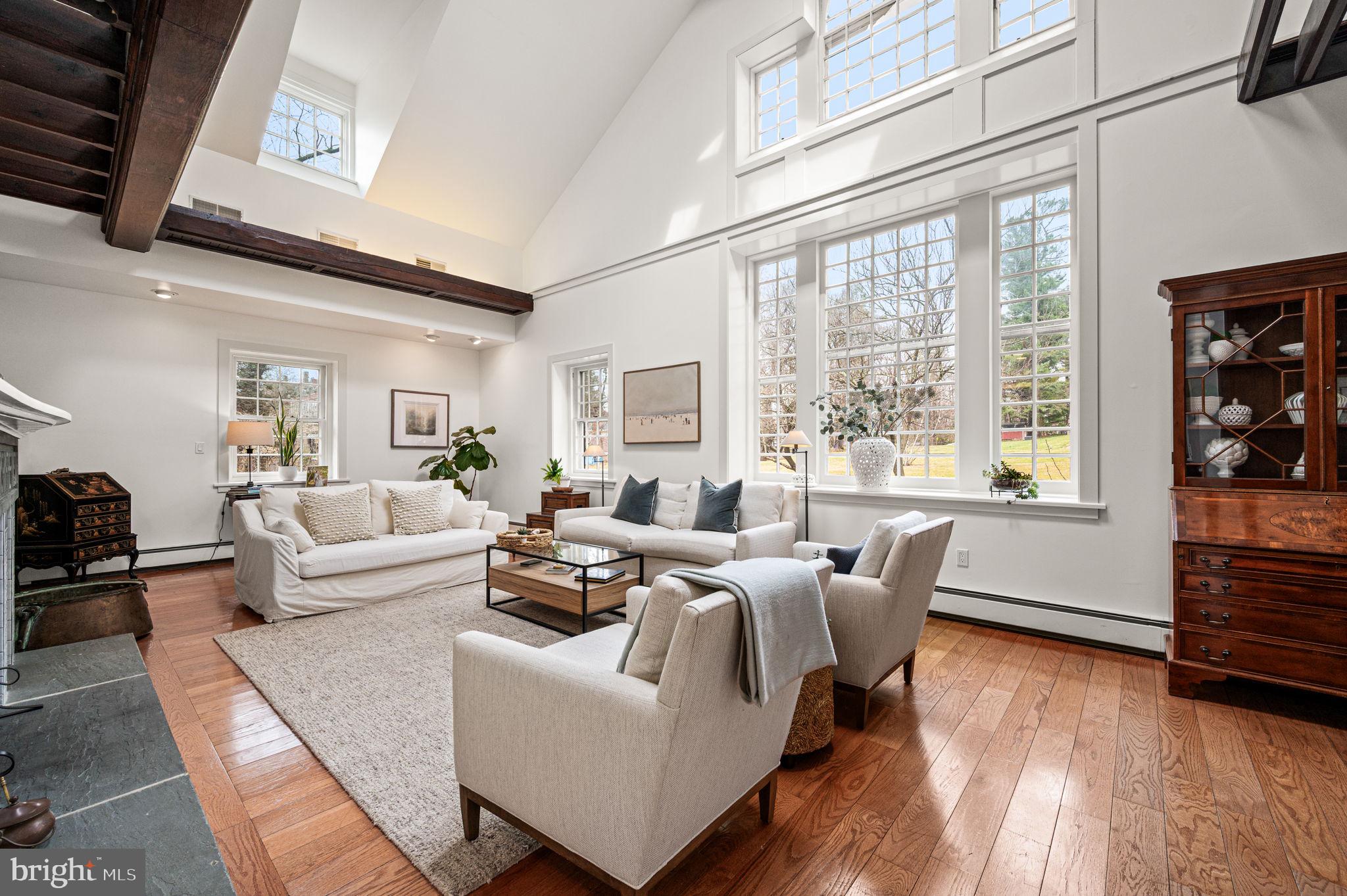 CHESTNUT HILL - Residential