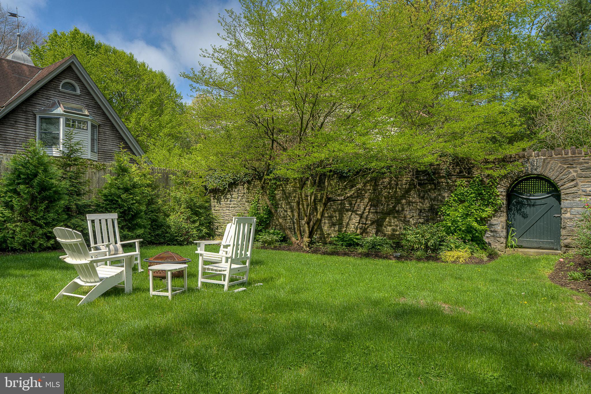 CHESTNUT HILL - Residential