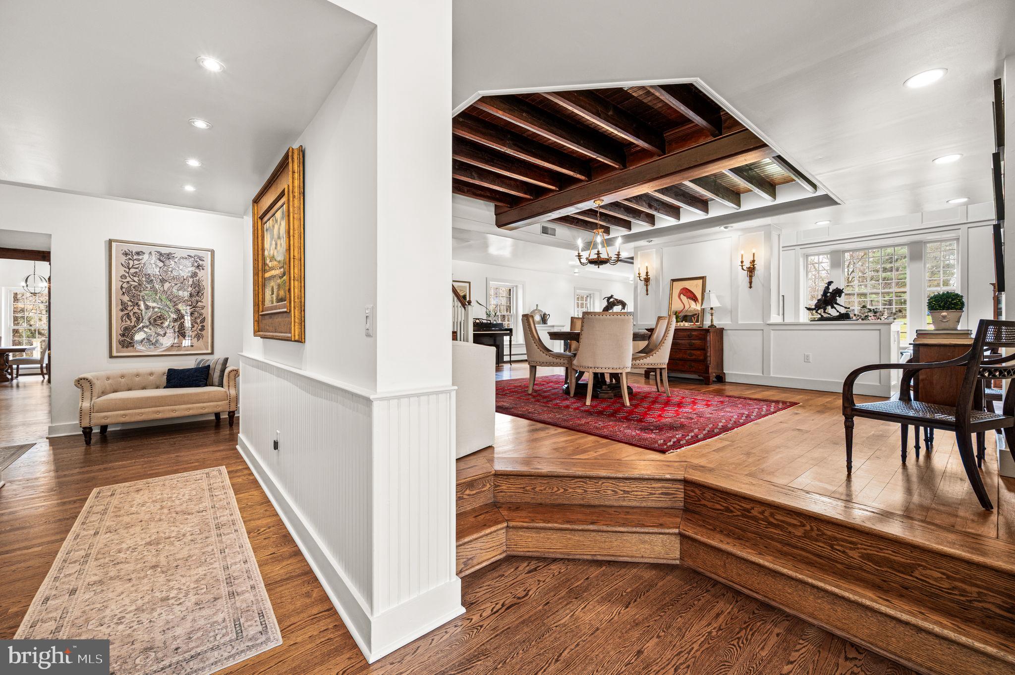 CHESTNUT HILL - Residential