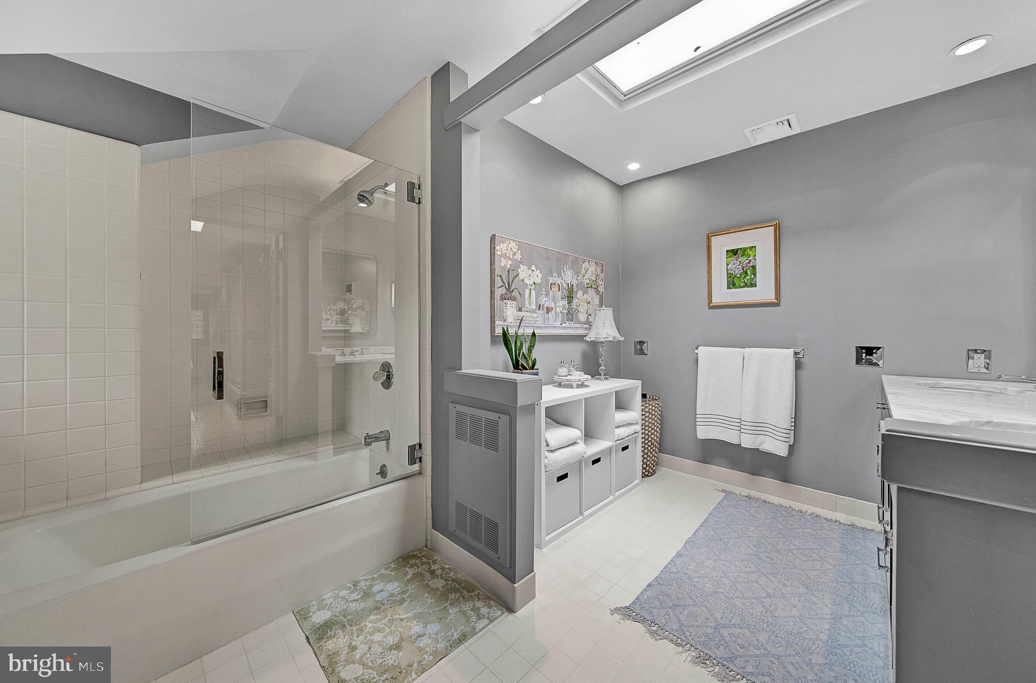 CHESTNUT HILL - Residential