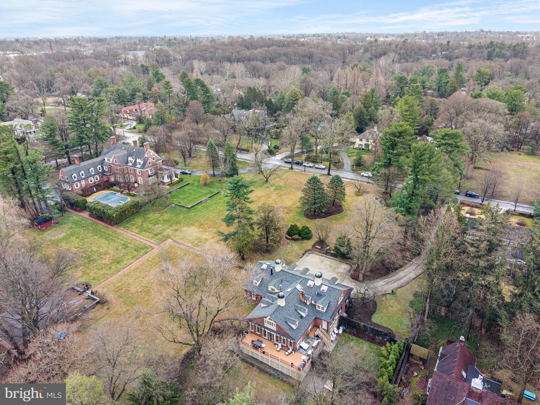 CHESTNUT HILL - Residential