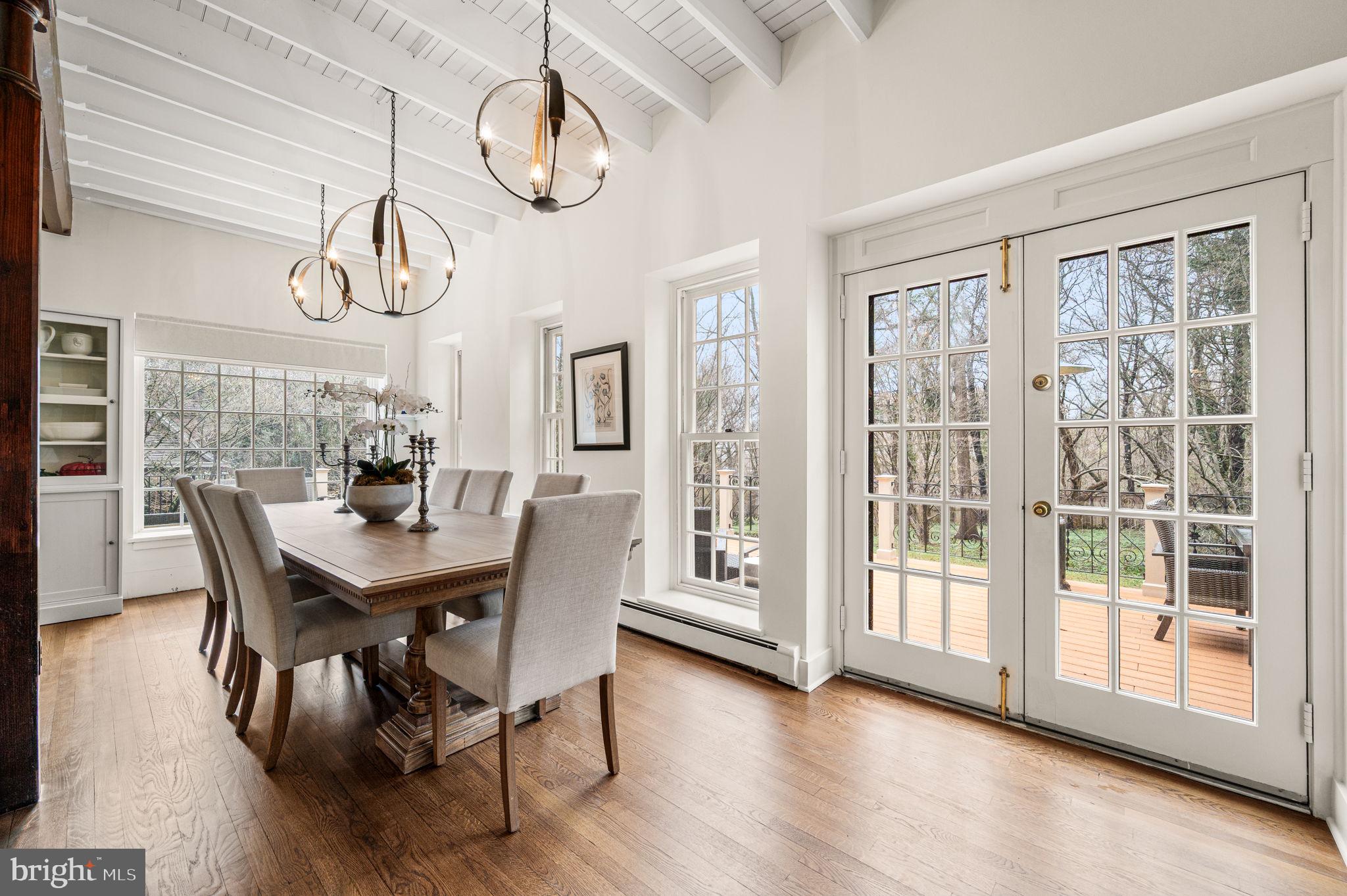 CHESTNUT HILL - Residential