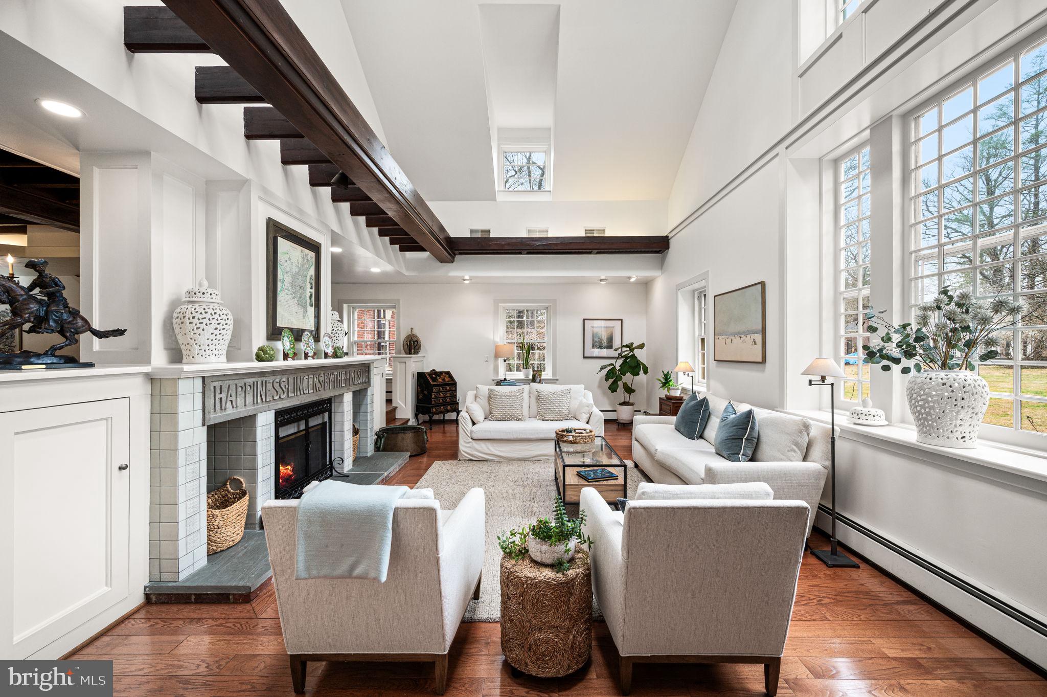 CHESTNUT HILL - Residential