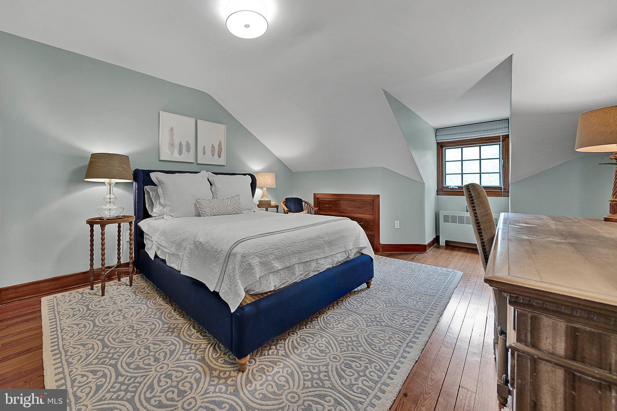 CHESTNUT HILL - Residential