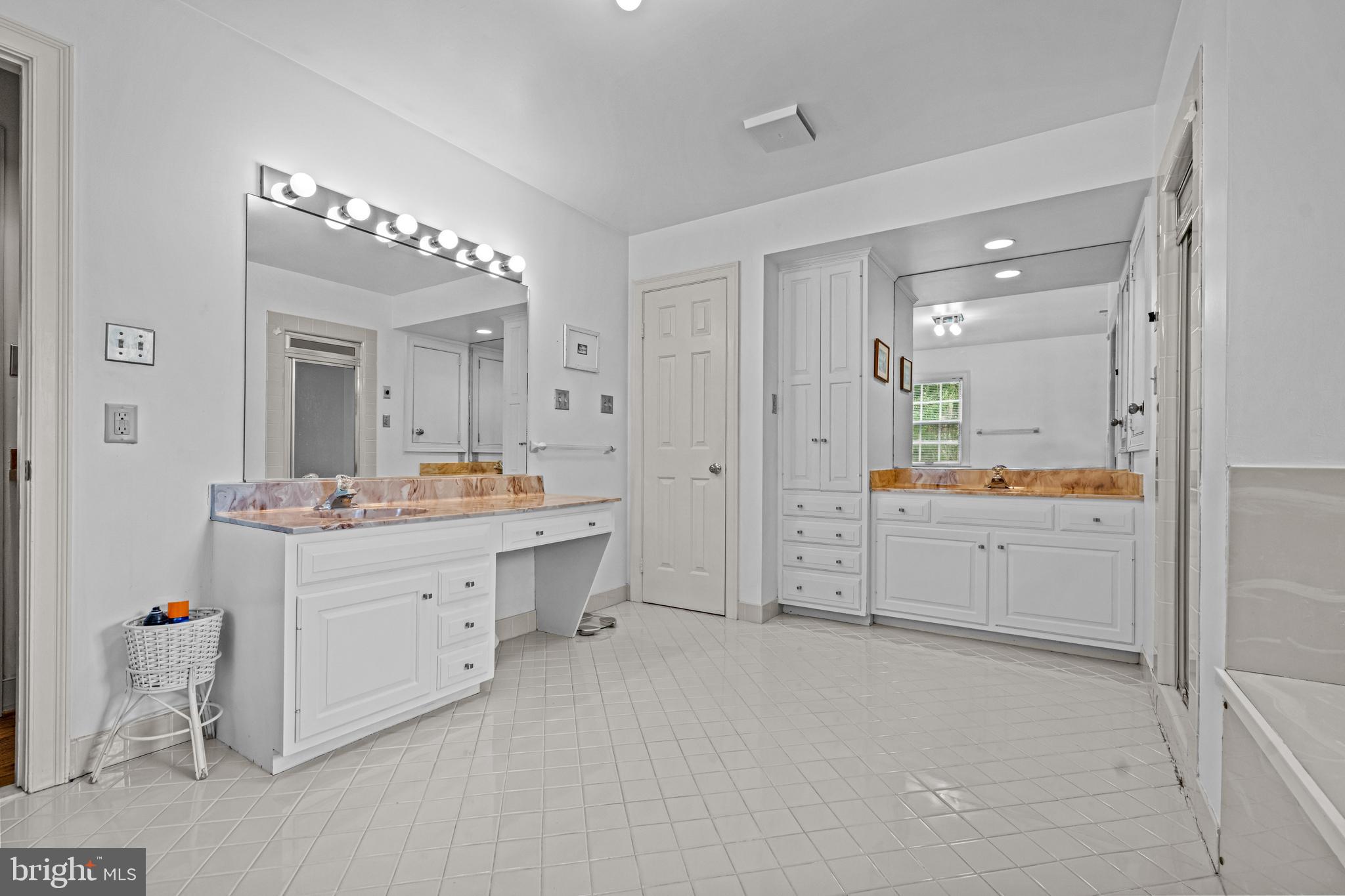 POND VIEW ESTATES - Residential