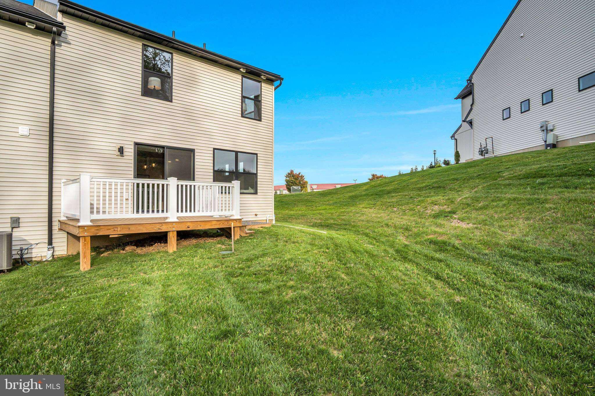 1018 BLACKSTONE RUN