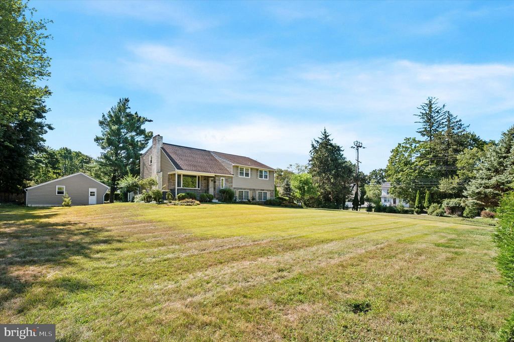 Photo of 898 Crestline Drive, BLUE BELL, PA 19422 (MLS # PAMC2153398)