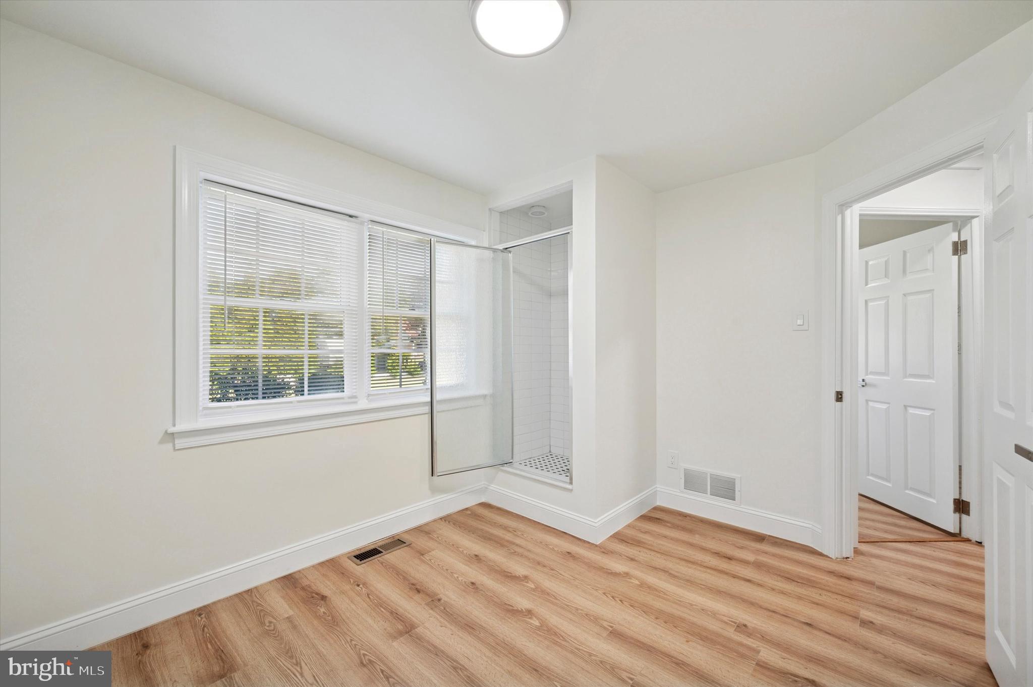 CREEKSIDE AT BLUE BELL - Residential