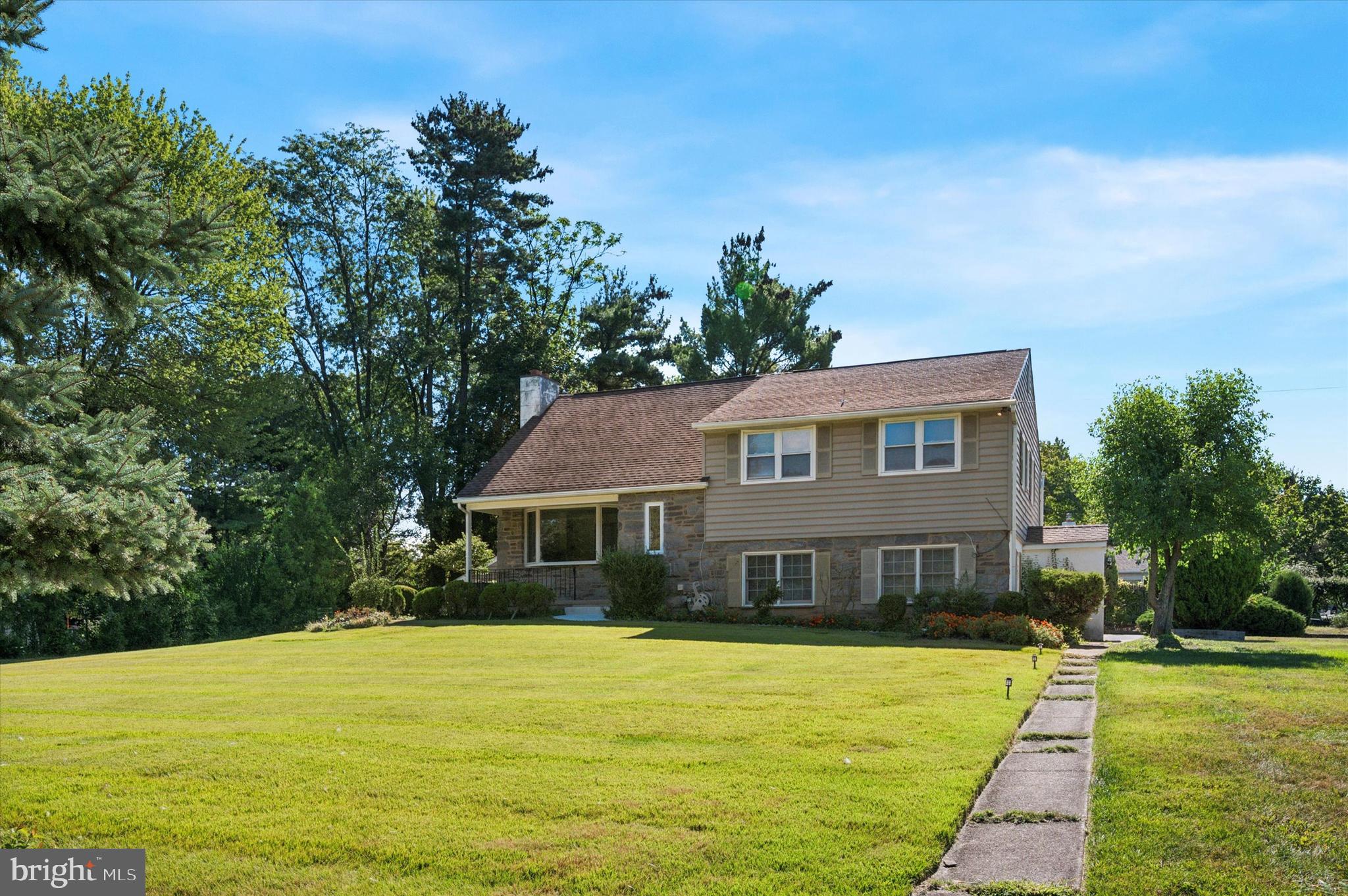 CREEKSIDE AT BLUE BELL - Residential