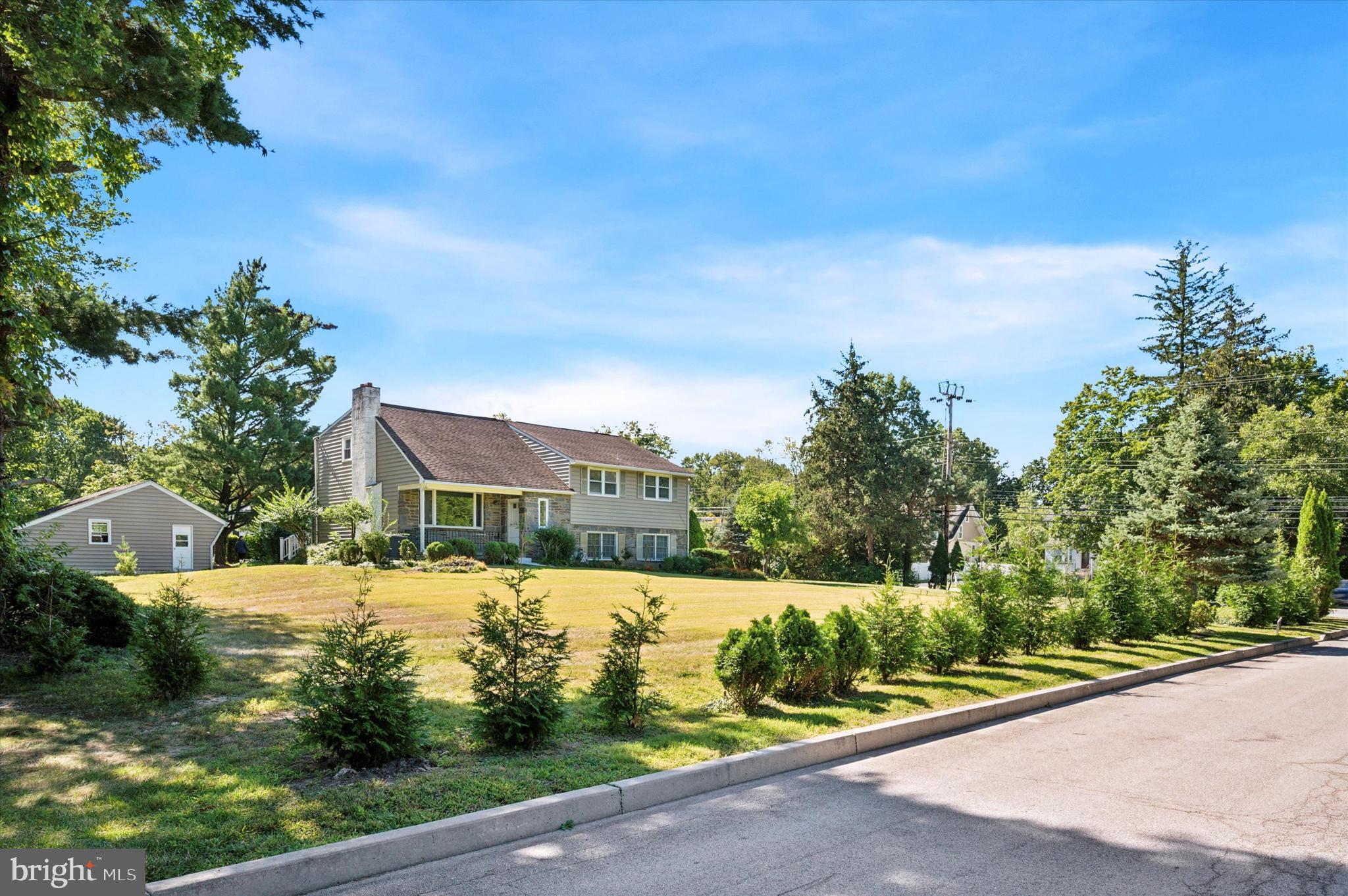 CREEKSIDE AT BLUE BELL - Residential