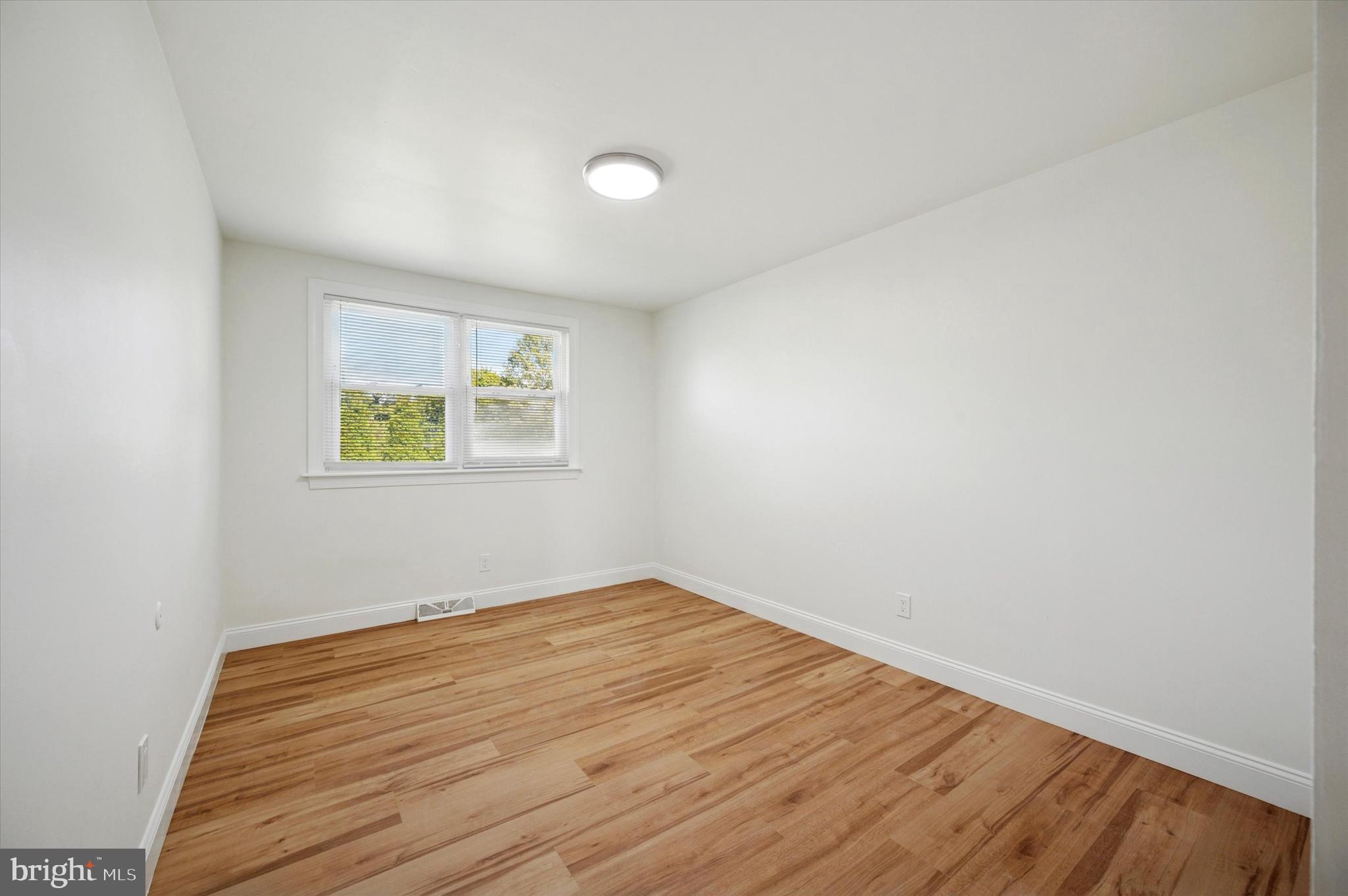 CREEKSIDE AT BLUE BELL - Residential