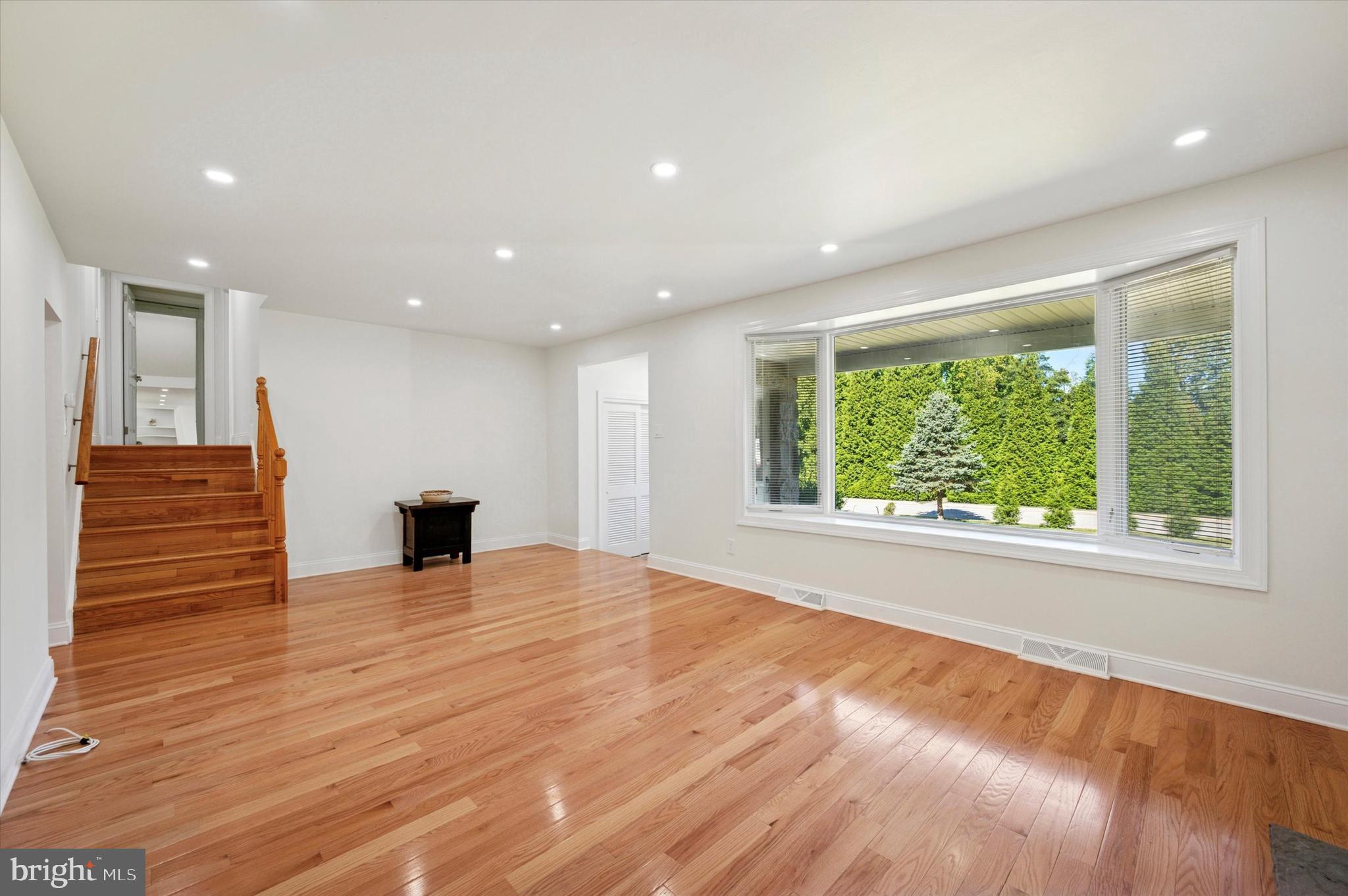 CREEKSIDE AT BLUE BELL - Residential