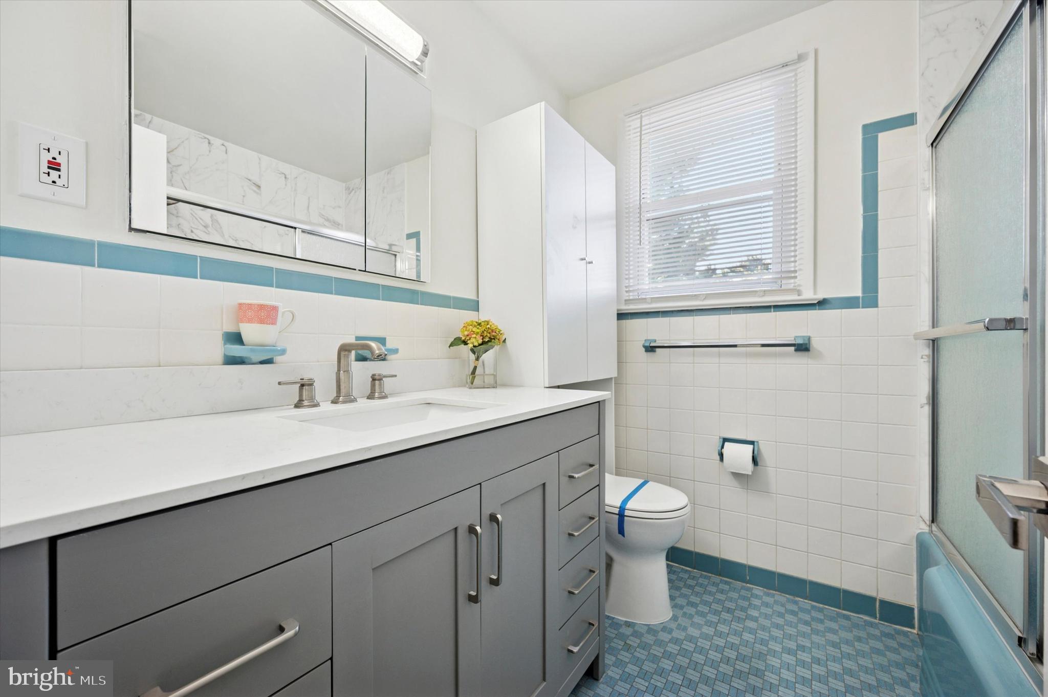 CREEKSIDE AT BLUE BELL - Residential