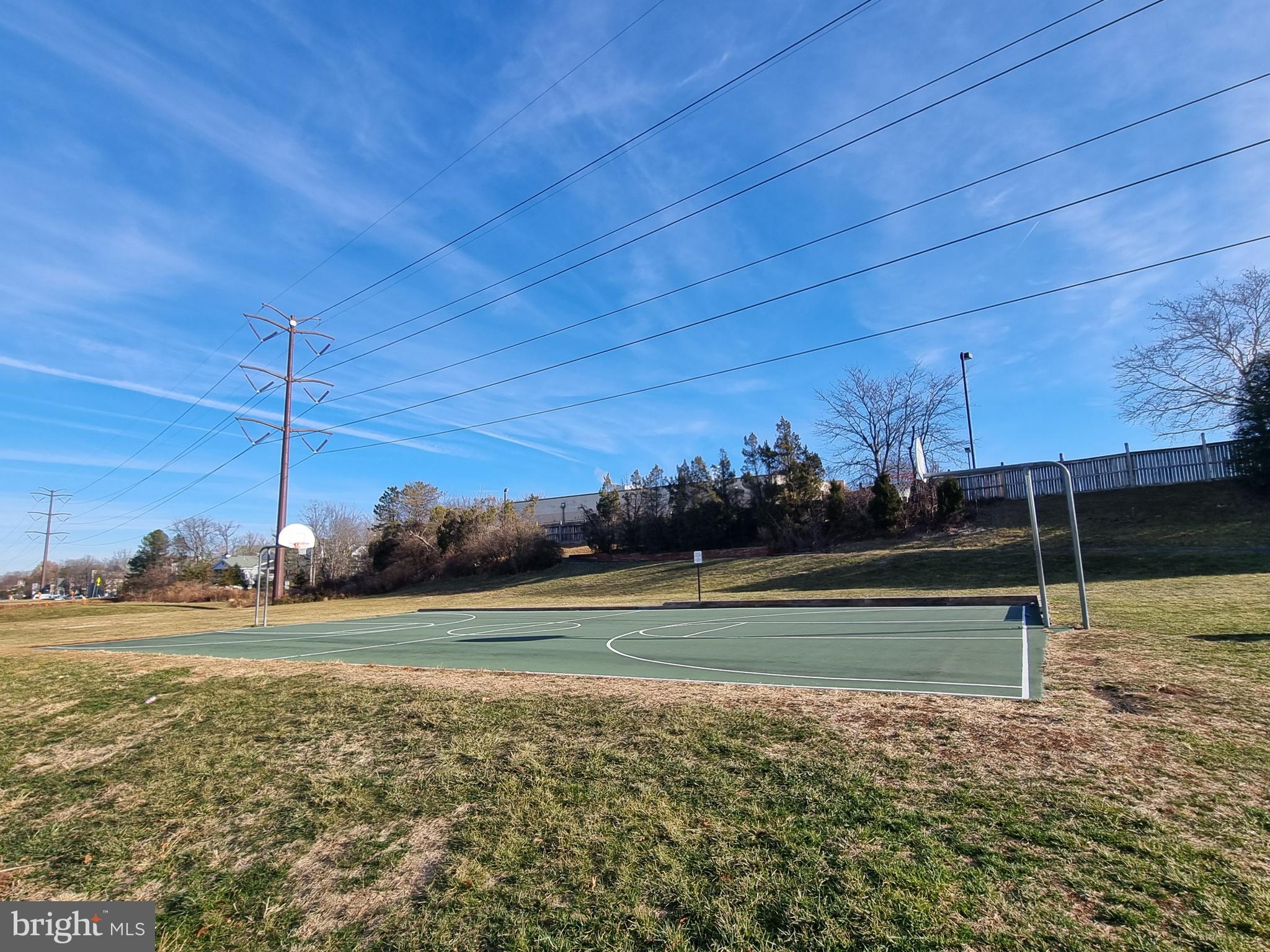 FAIR LAKES LAND BAY 4D - Residential Lease