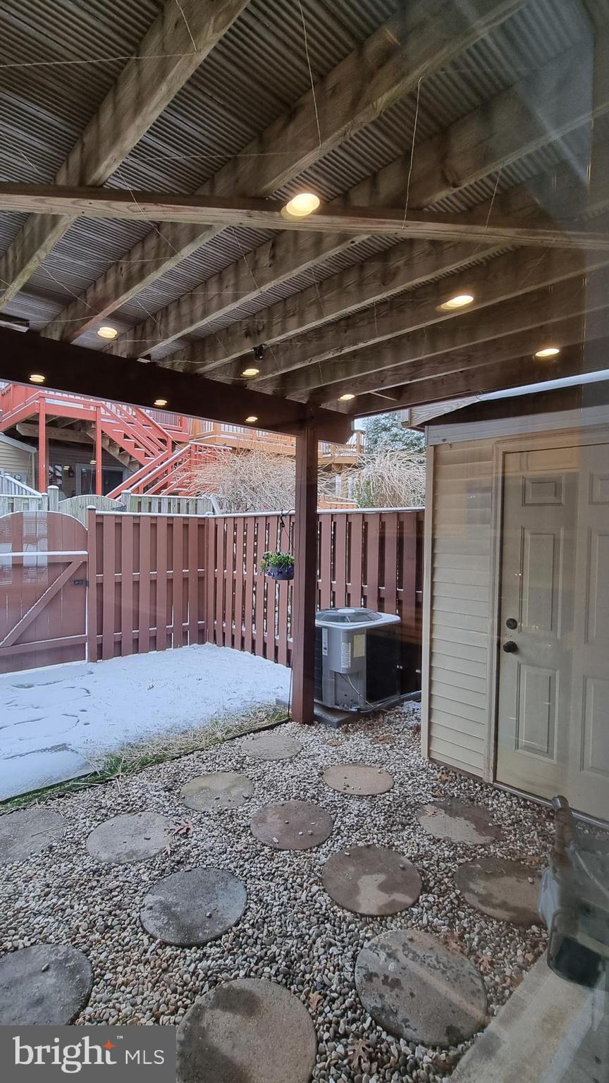 FAIR LAKES LAND BAY 4D - Residential Lease