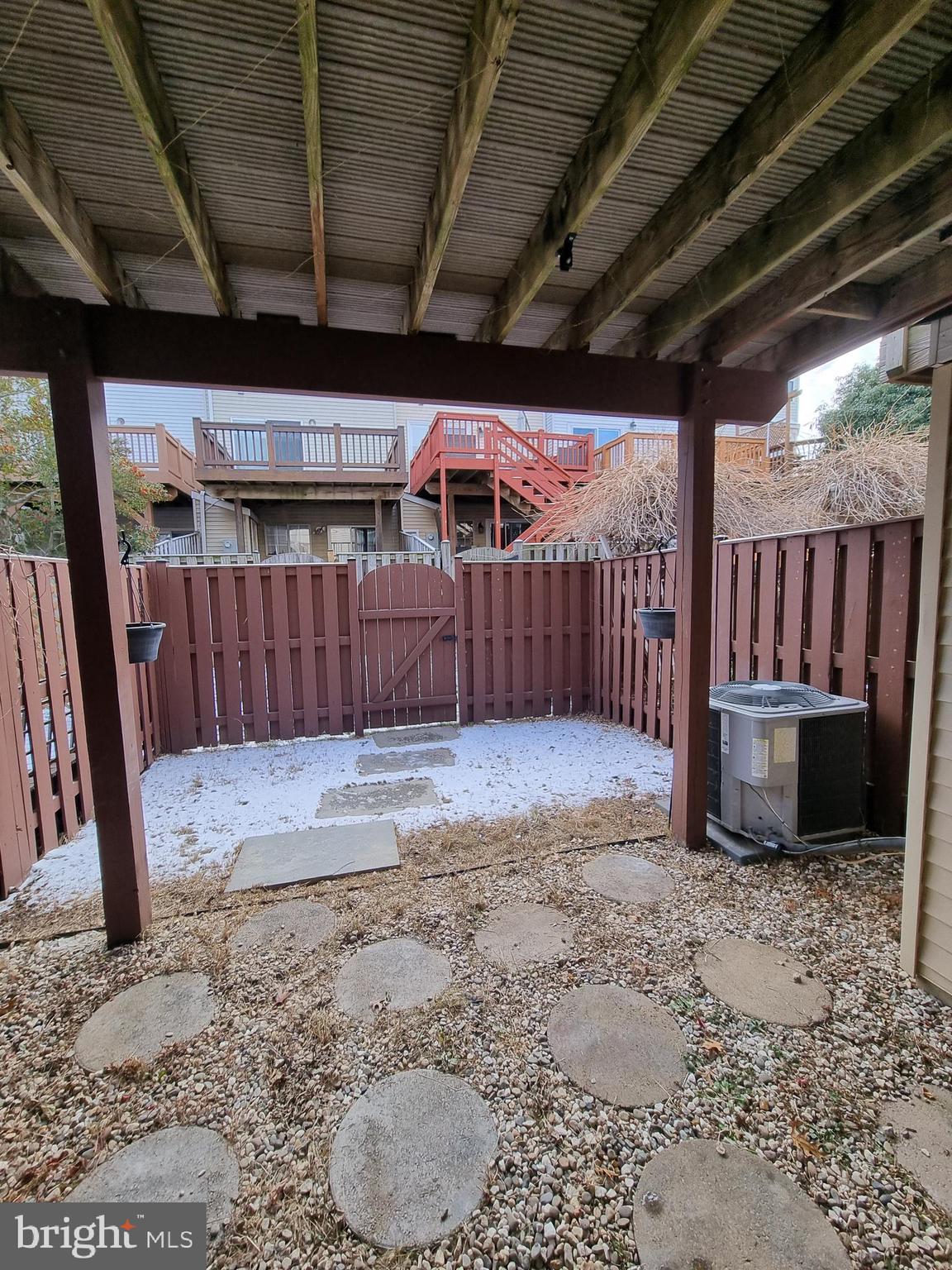 FAIR LAKES LAND BAY 4D - Residential Lease