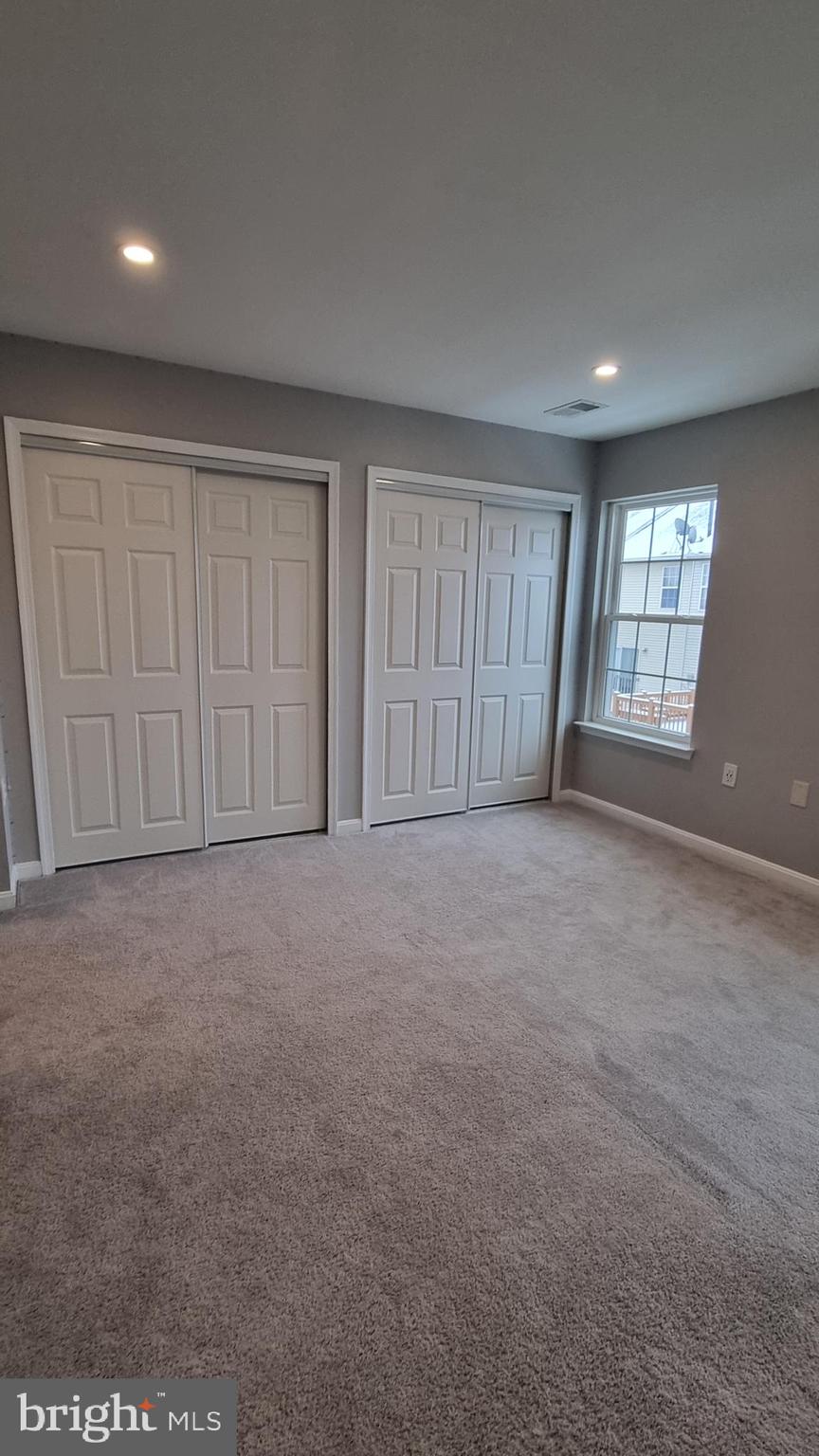 FAIR LAKES LAND BAY 4D - Residential Lease