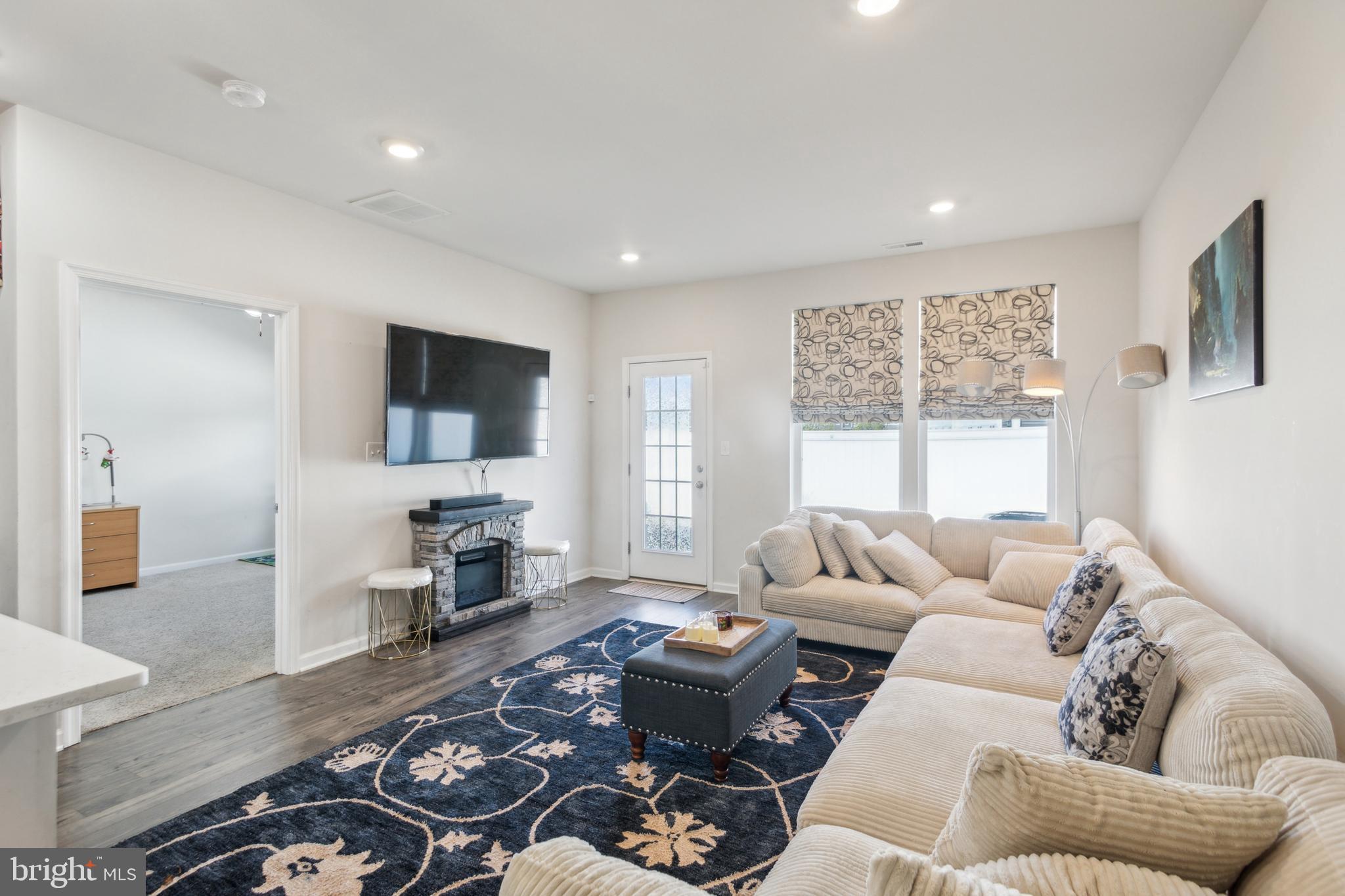 5 ROBERTA WAY S
