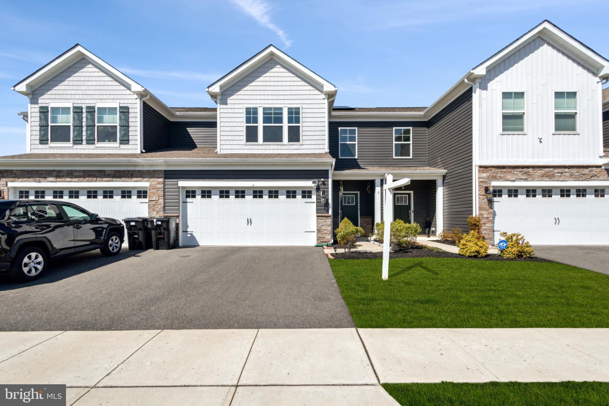 5 ROBERTA WAY S