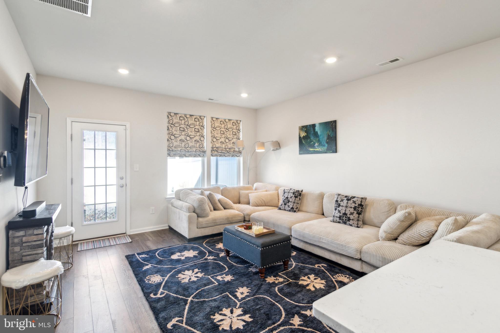 5 ROBERTA WAY S