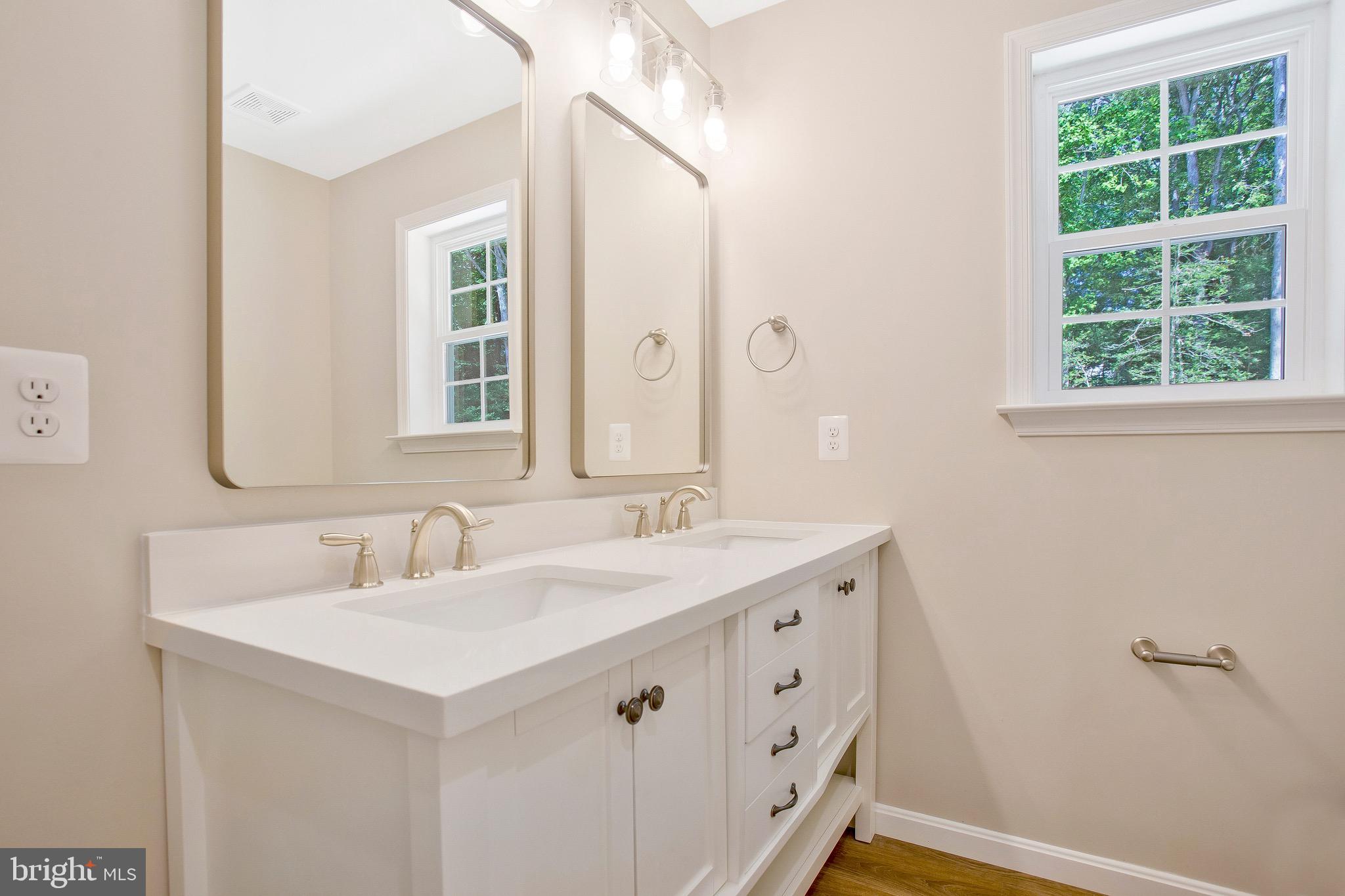 KNOTT'S-WEST GLYMONT IND - Residential