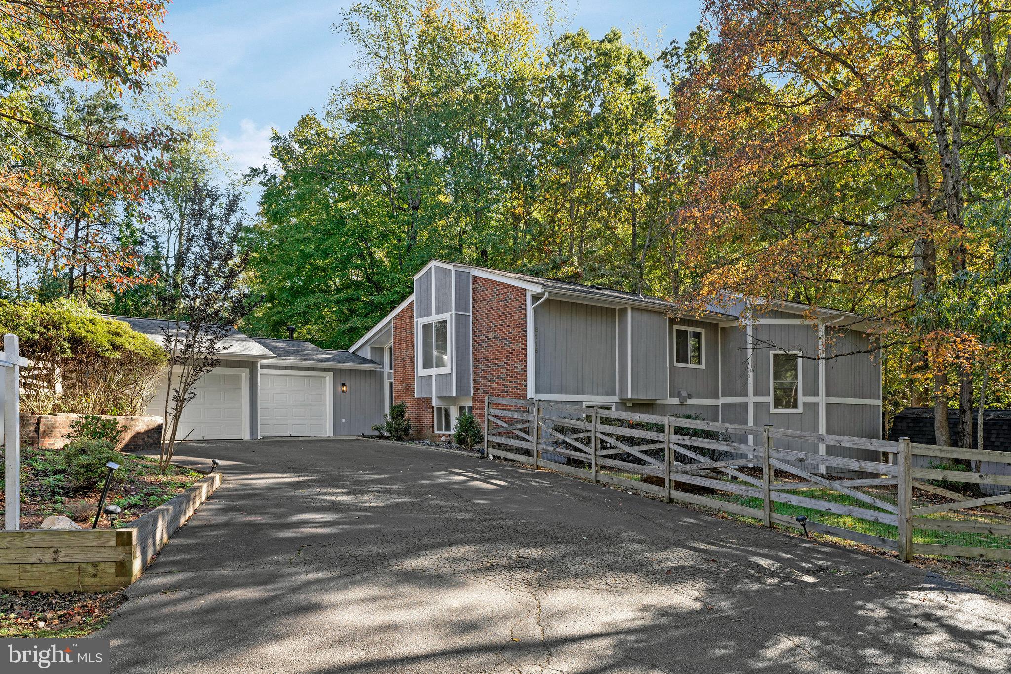 8115 KING ARTHURS COURT