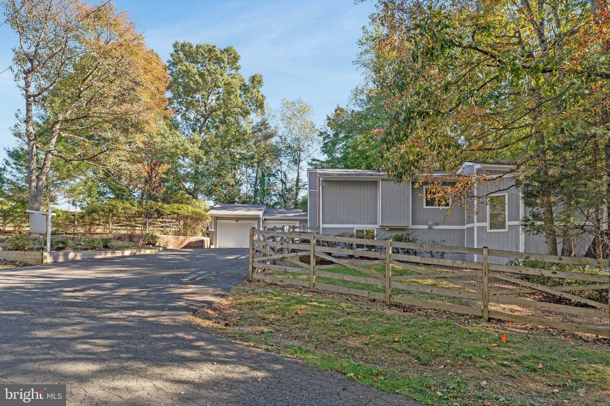 8115 KING ARTHURS COURT