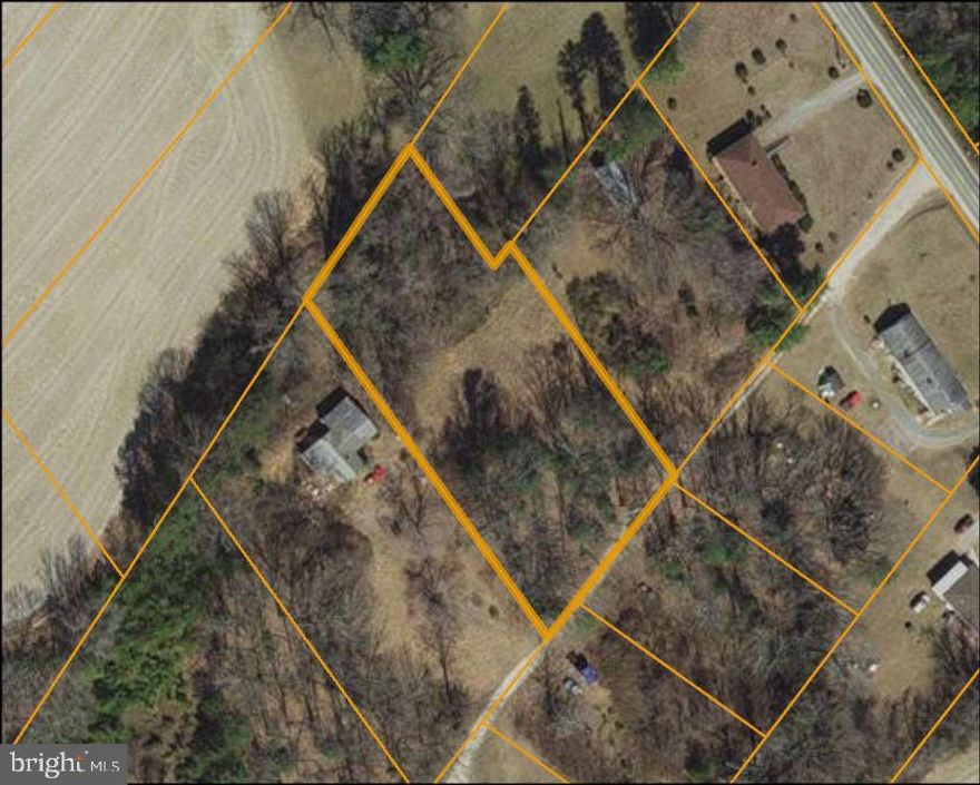 Build your dream home on this lovely wooded 1.20 acre lot. Great location! Close to I95, Route 1 and 301. No soil study or survey has been done.