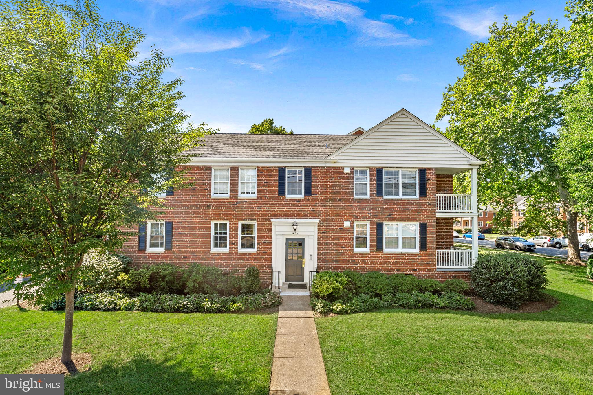 1607 BELLE VIEW BOULEVARD B2
