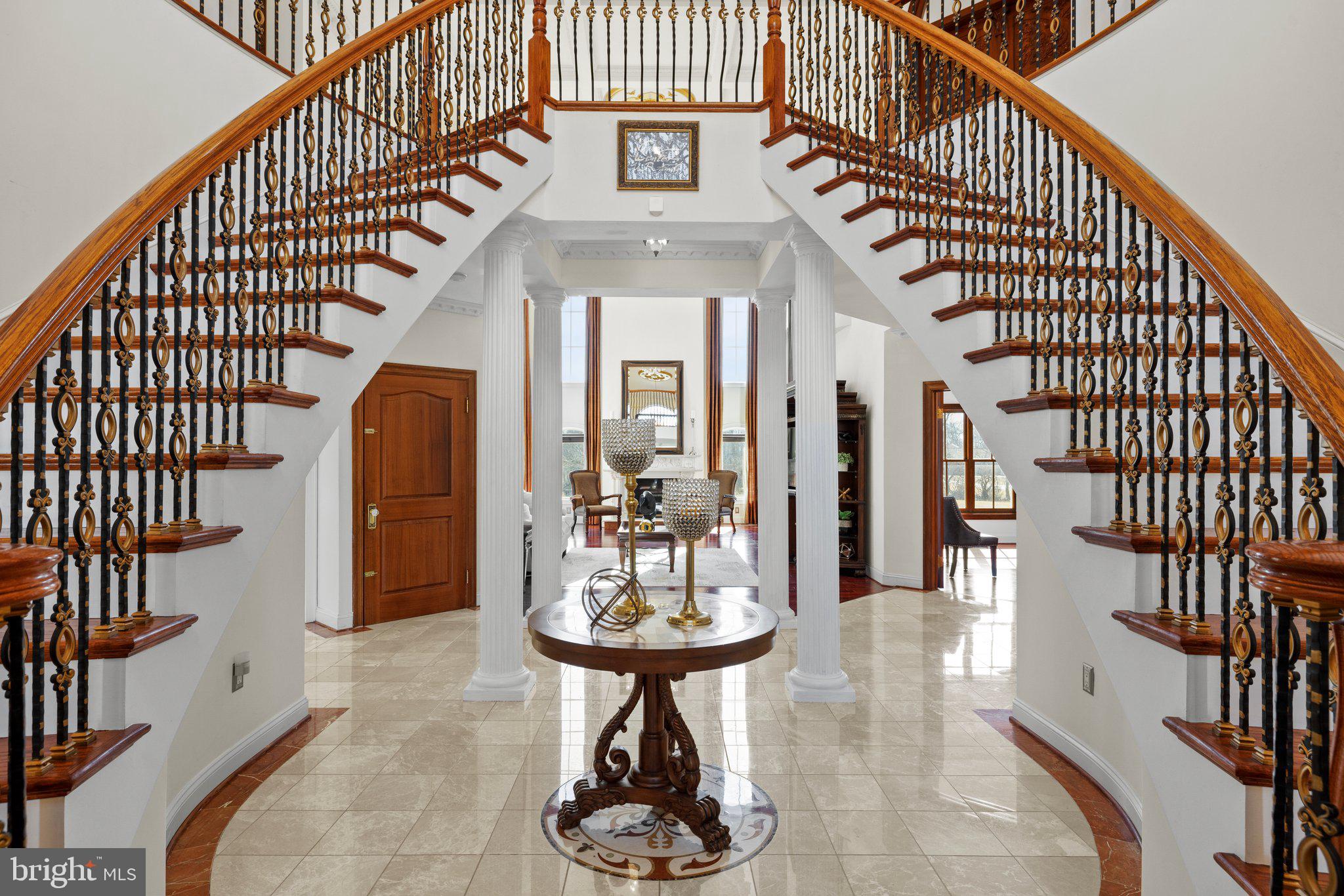 THE CHIMNEYS - Residential