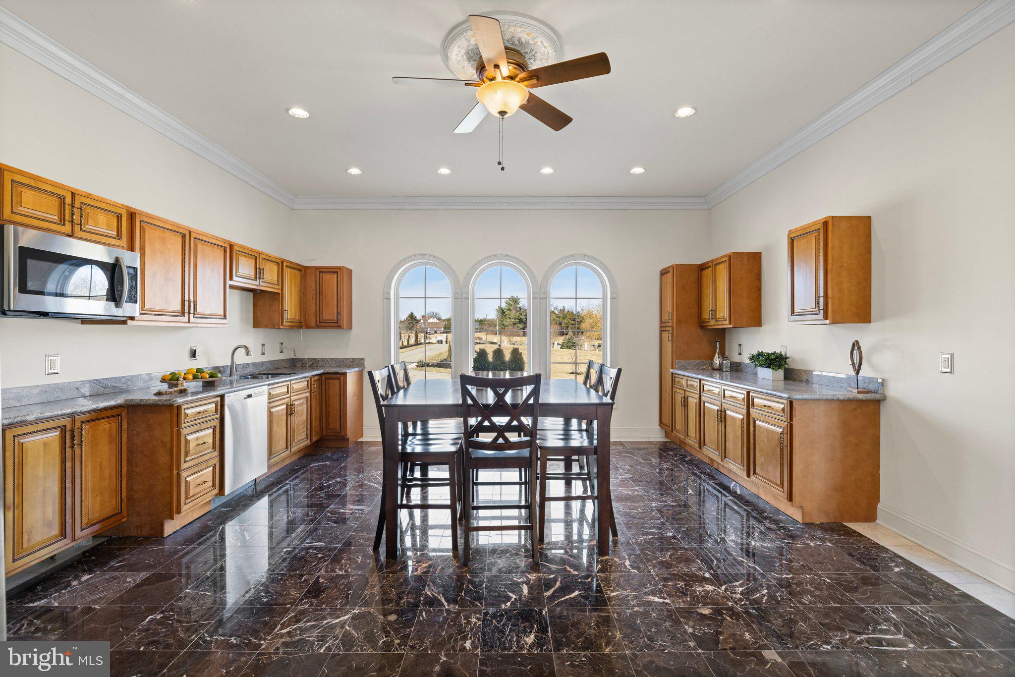 THE CHIMNEYS - Residential