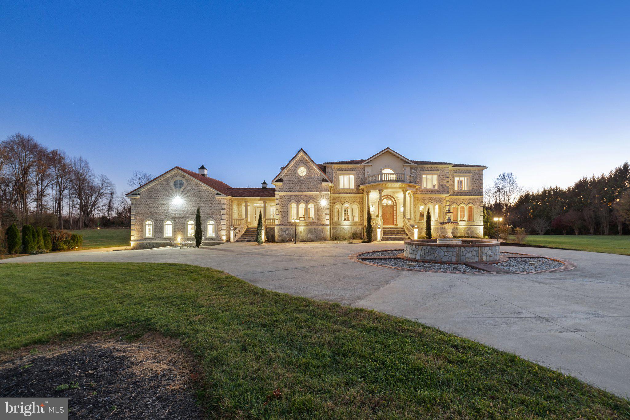 THE CHIMNEYS - Residential