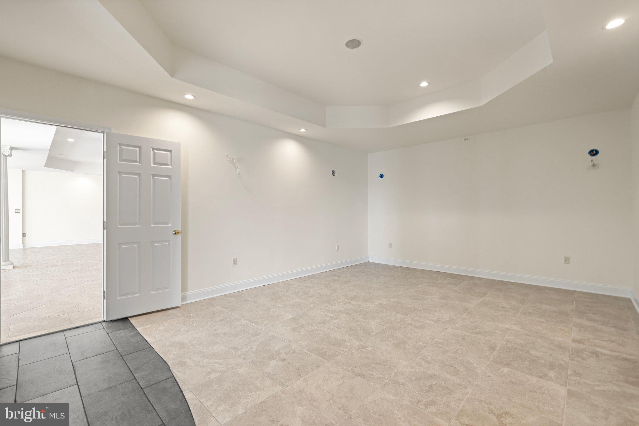 THE CHIMNEYS - Residential