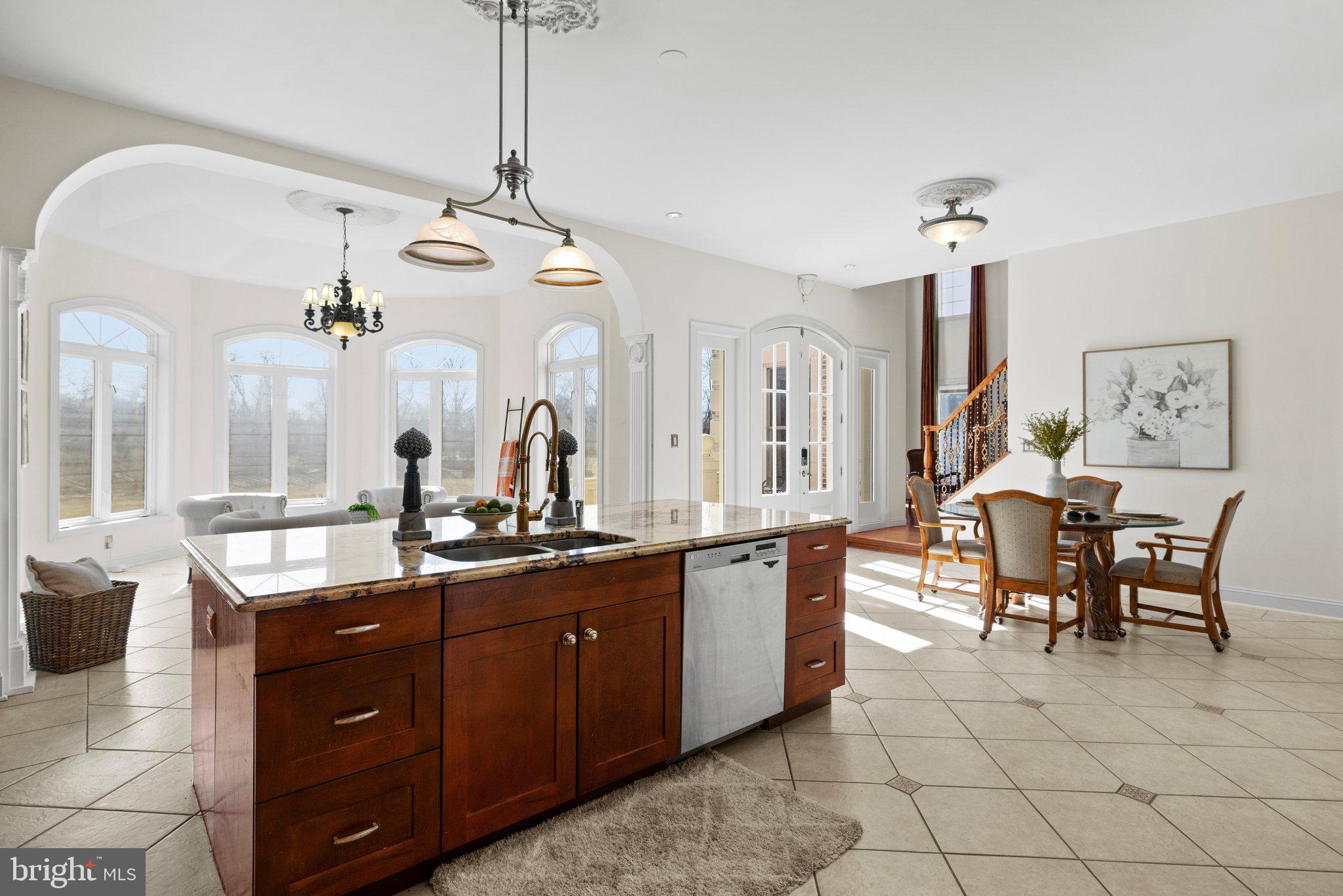 THE CHIMNEYS - Residential