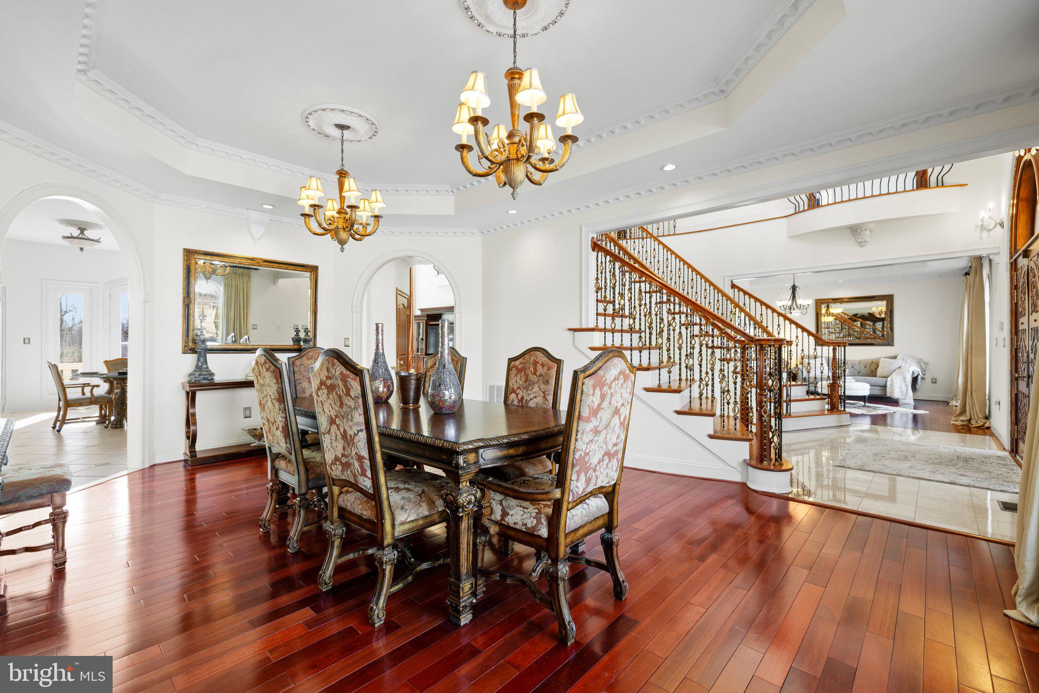 THE CHIMNEYS - Residential