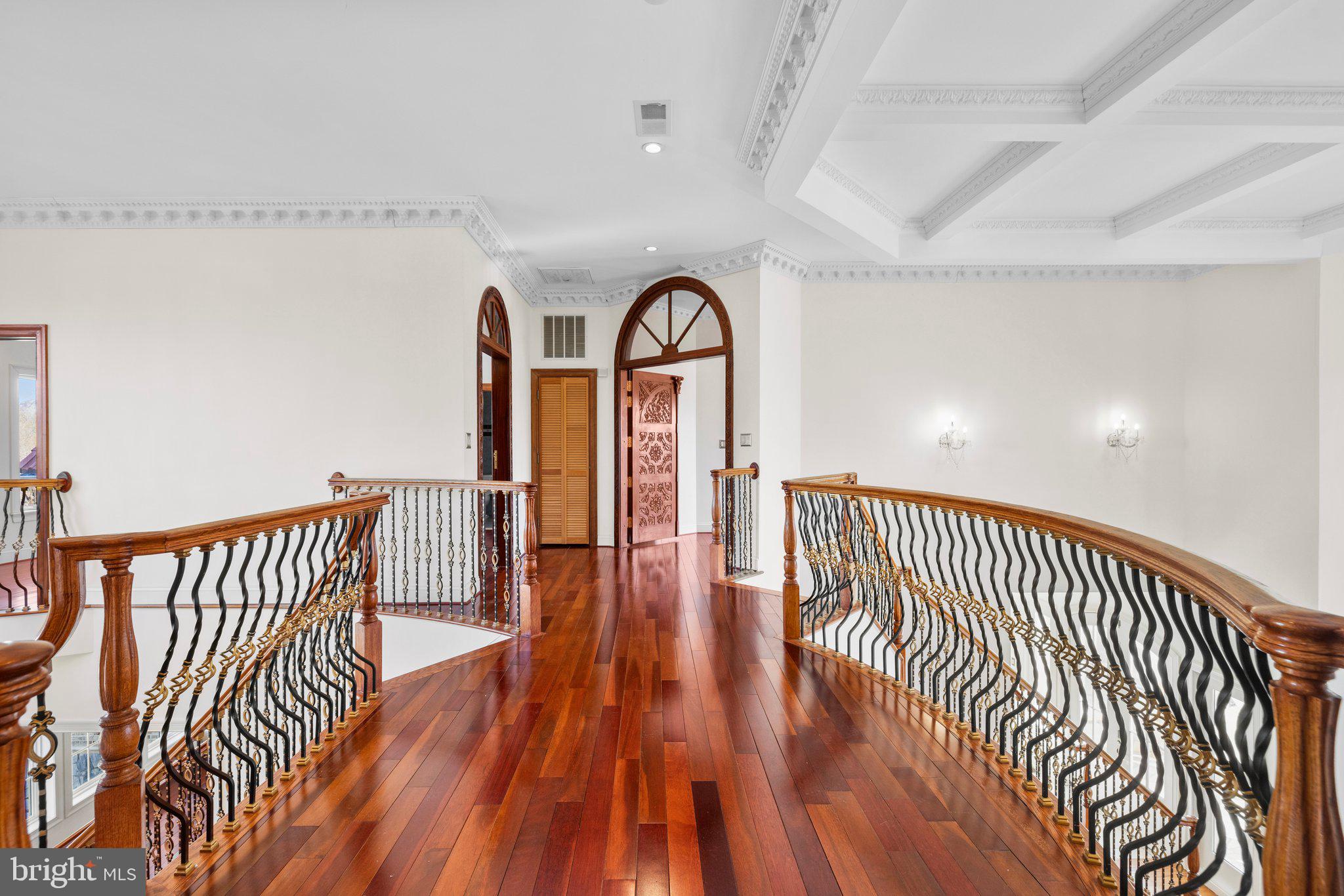 THE CHIMNEYS - Residential