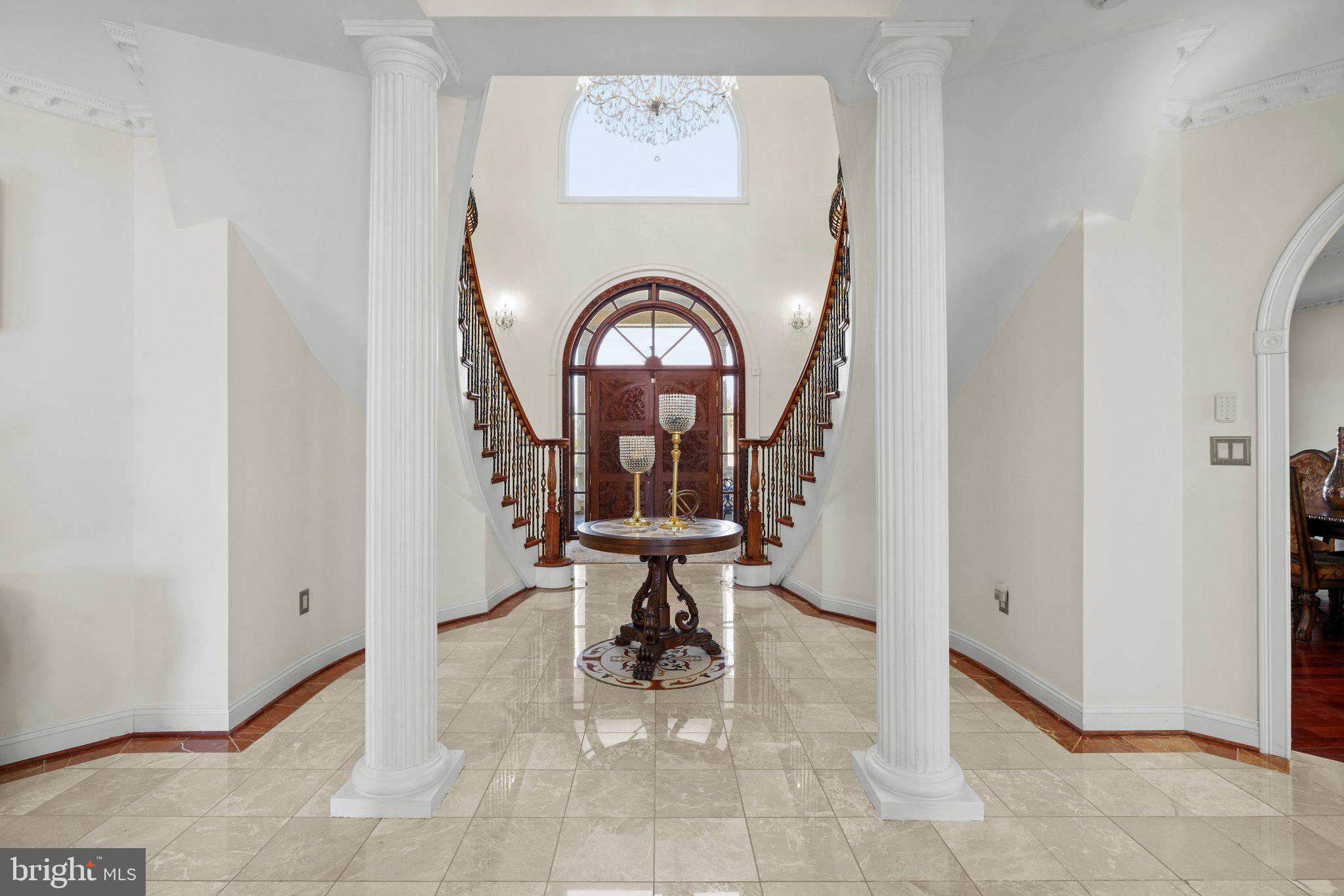 THE CHIMNEYS - Residential